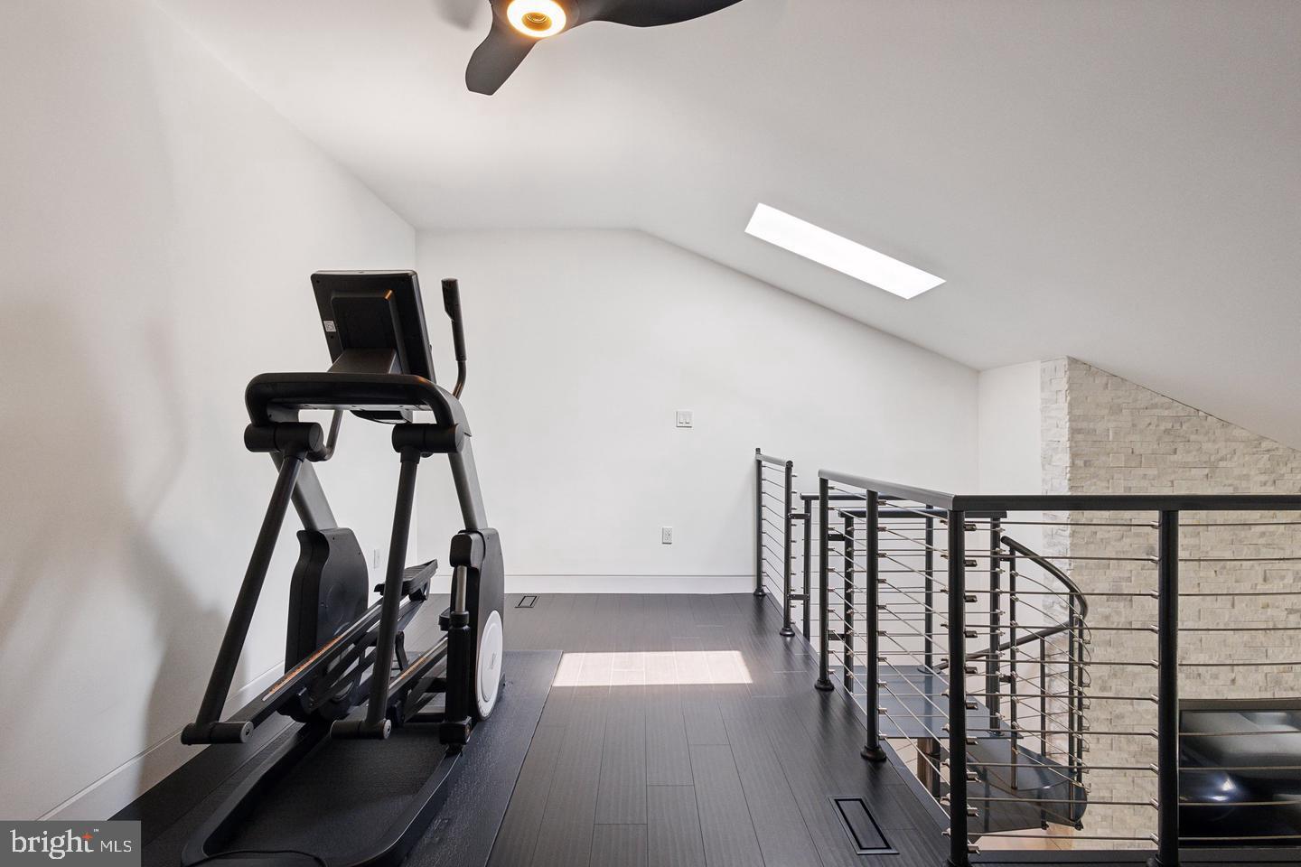 TREVOR HOUSE - Residential Lease