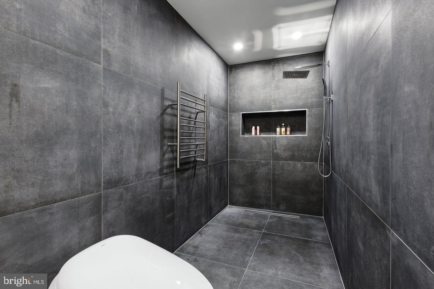 TREVOR HOUSE - Residential Lease