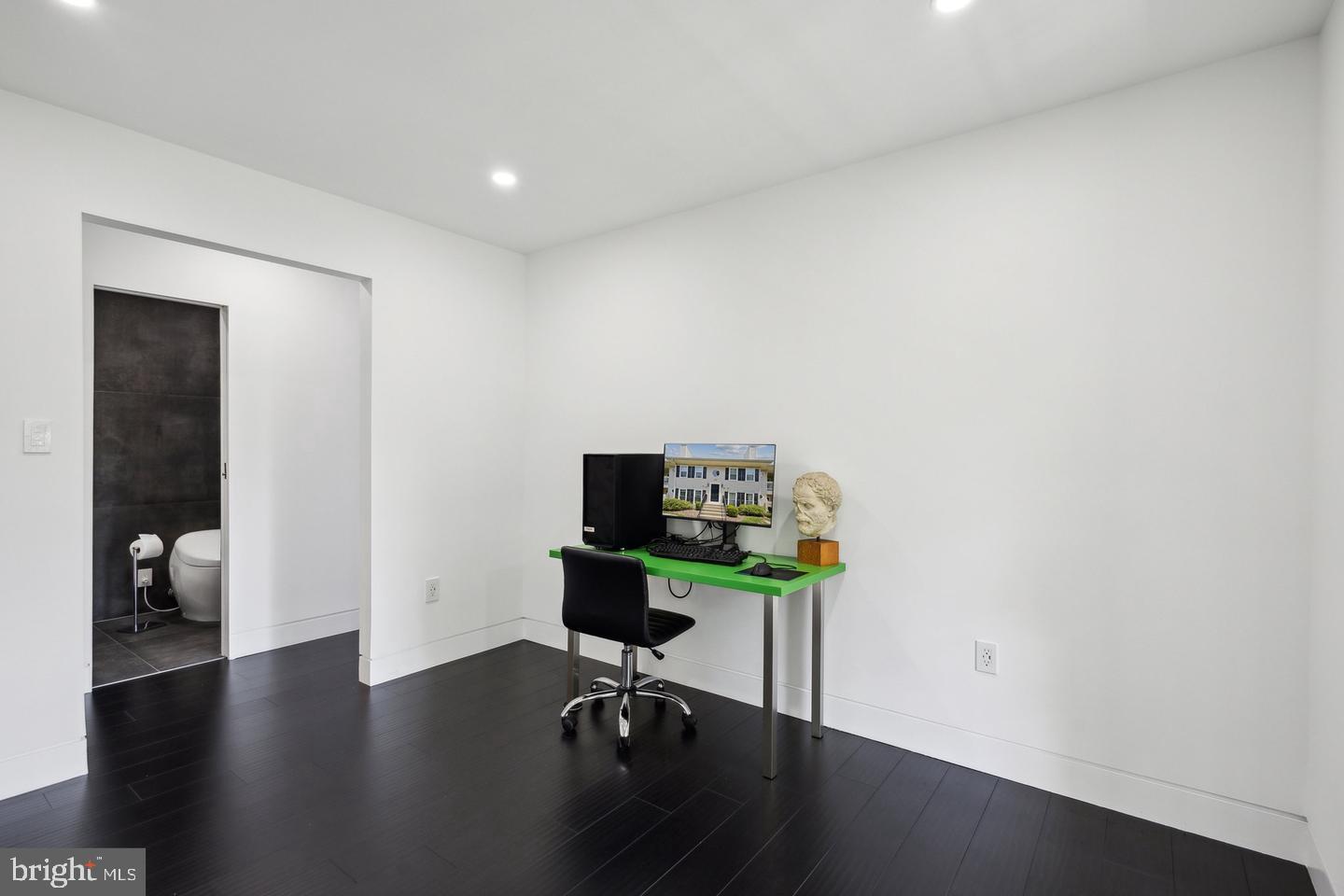 TREVOR HOUSE - Residential Lease