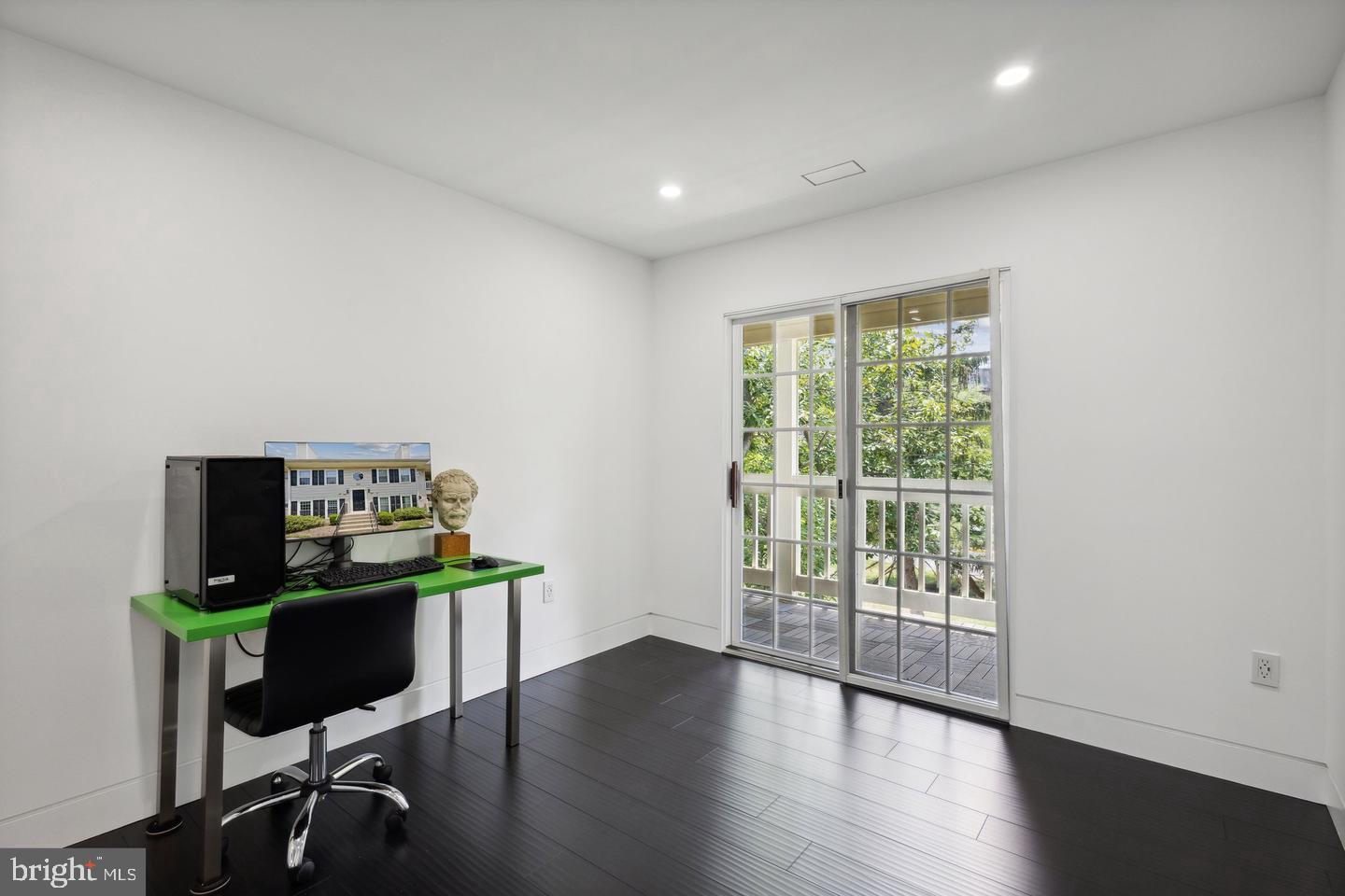 TREVOR HOUSE - Residential Lease