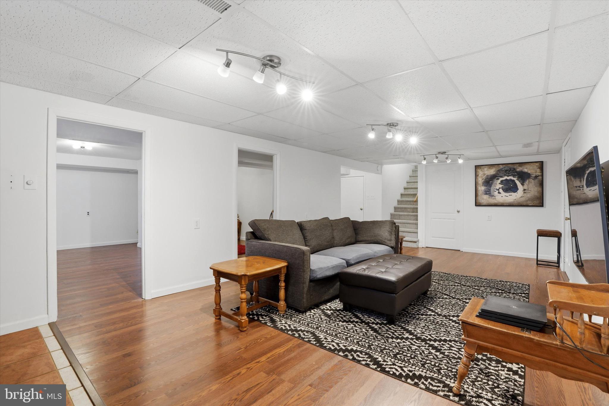 NORTH PENN CROSSIN - Residential