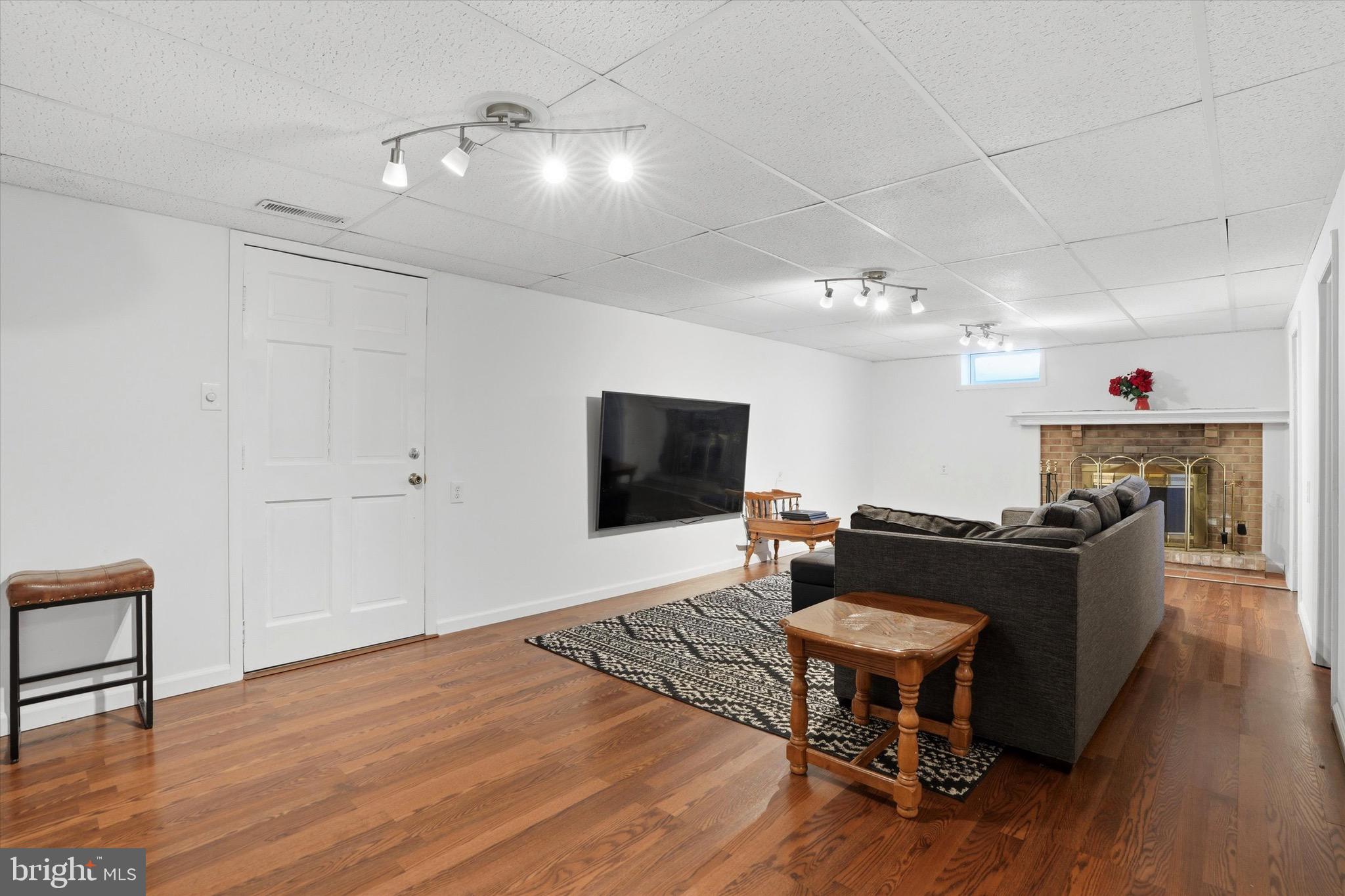NORTH PENN CROSSIN - Residential
