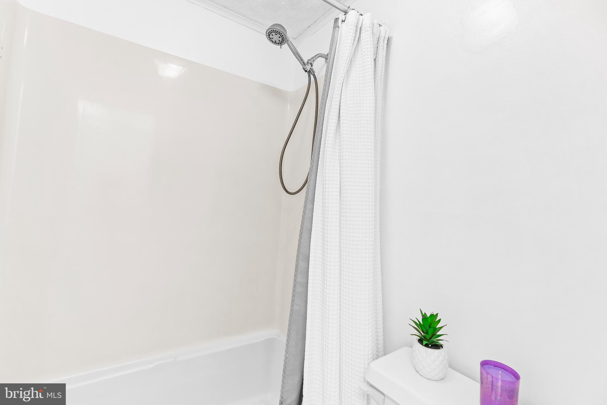 AVALON SHORES - Residential