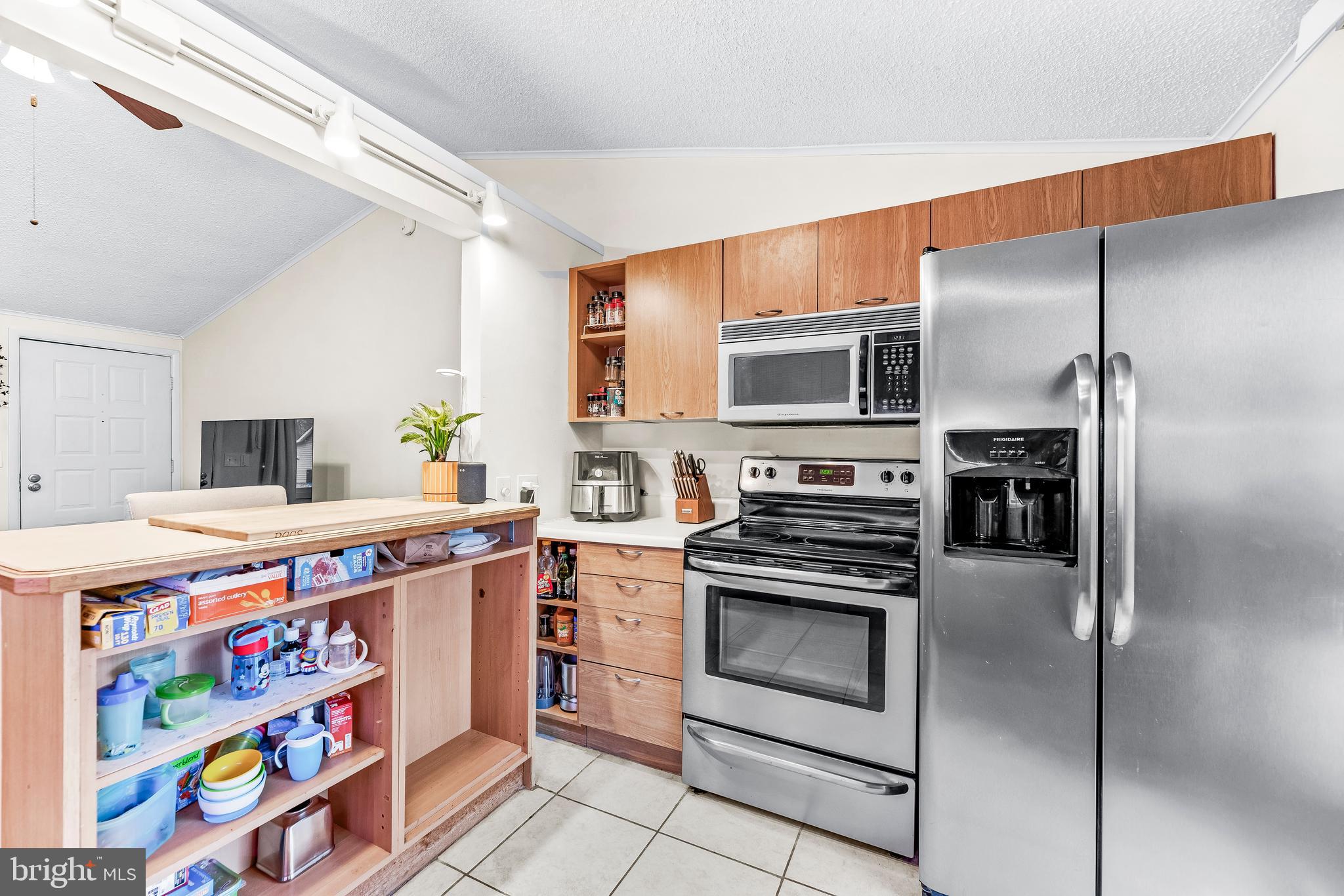 AVALON SHORES - Residential