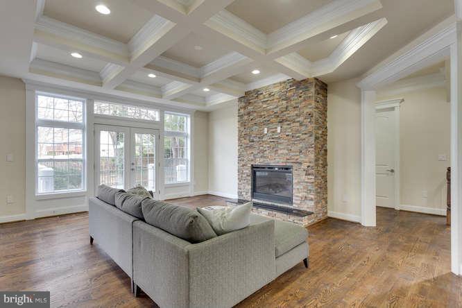 BROYHILLS MCLEAN ESTATES - Residential