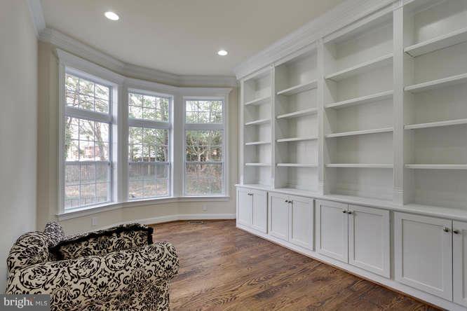 BROYHILLS MCLEAN ESTATES - Residential