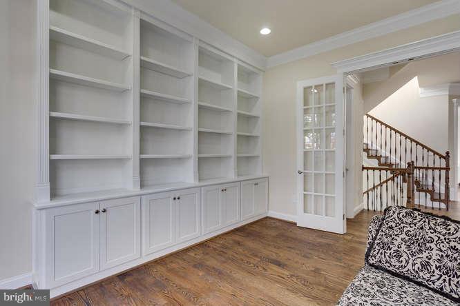 BROYHILLS MCLEAN ESTATES - Residential