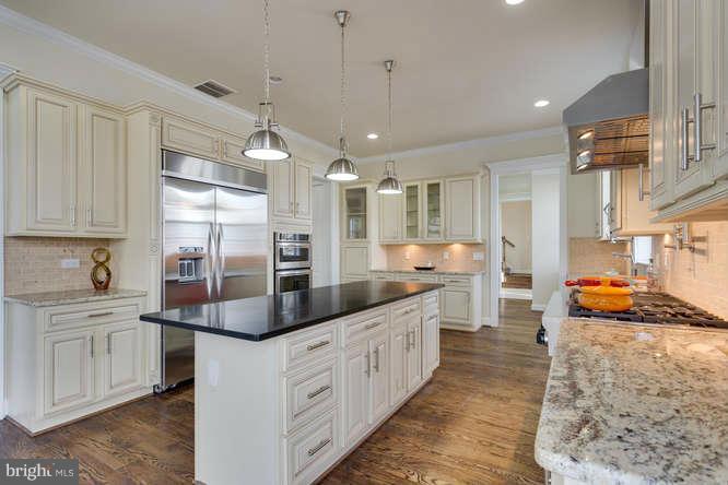 BROYHILLS MCLEAN ESTATES - Residential