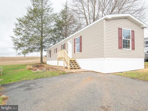 Photo of 4 ASHTON DR, NEW PROVIDENCE, PA 17560 (MLS # PALA2028688)