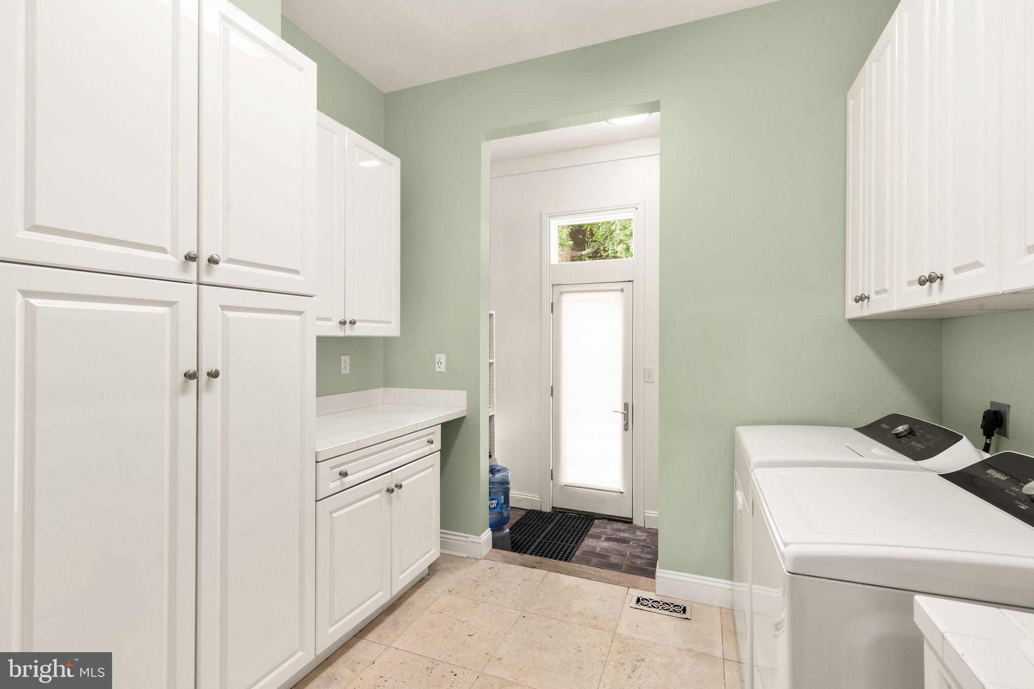 LEISURE HILL - Residential