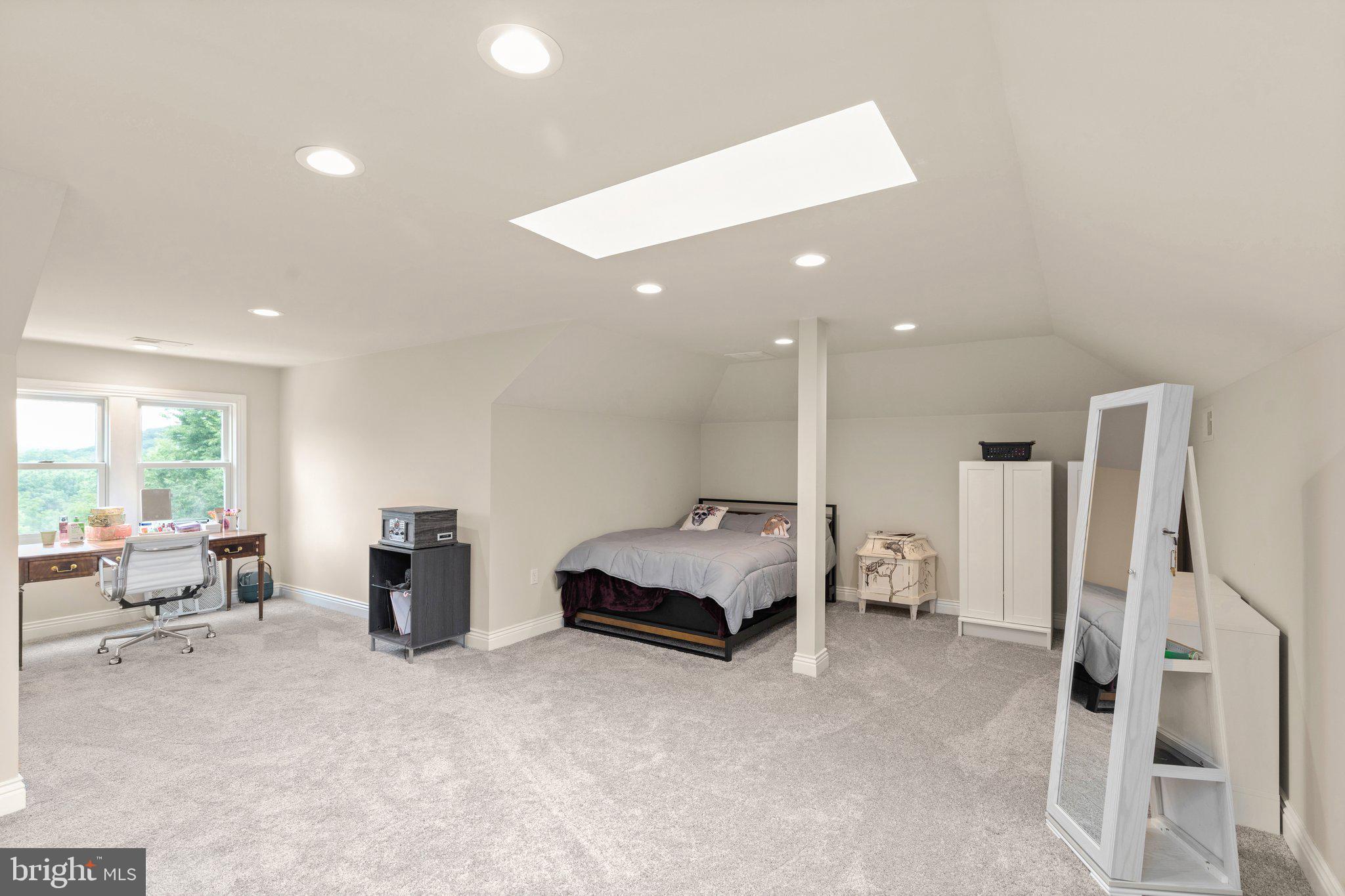 LEISURE HILL - Residential