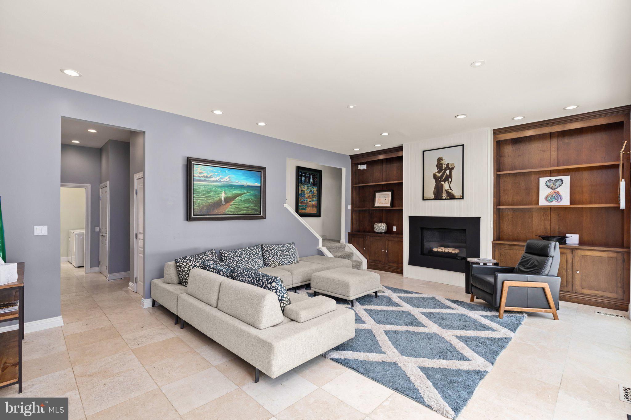 LEISURE HILL - Residential