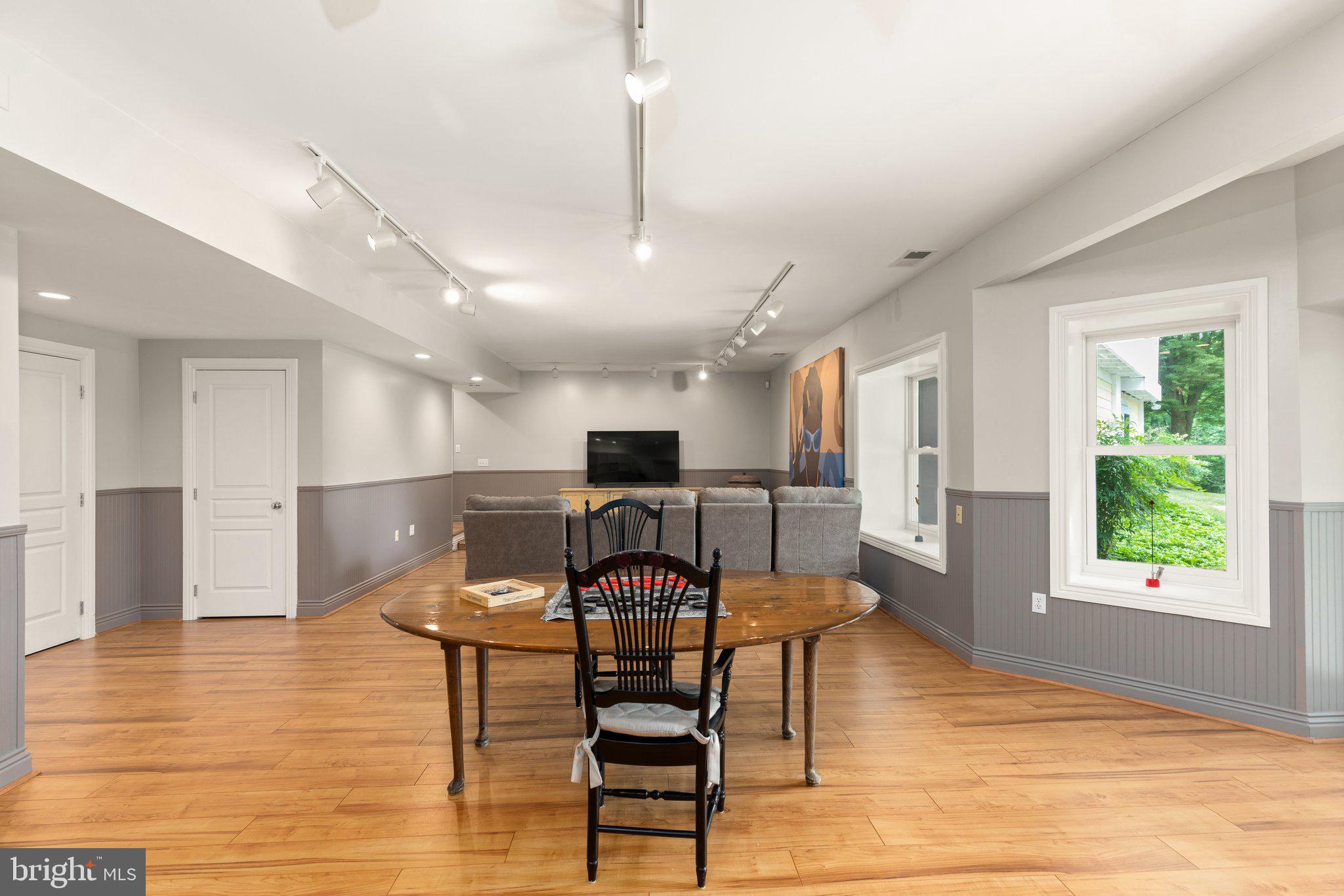 LEISURE HILL - Residential