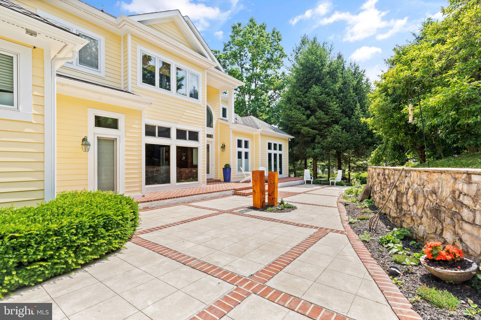 LEISURE HILL - Residential