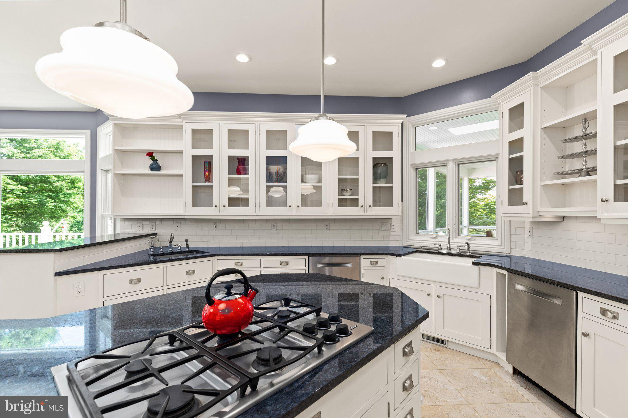 LEISURE HILL - Residential