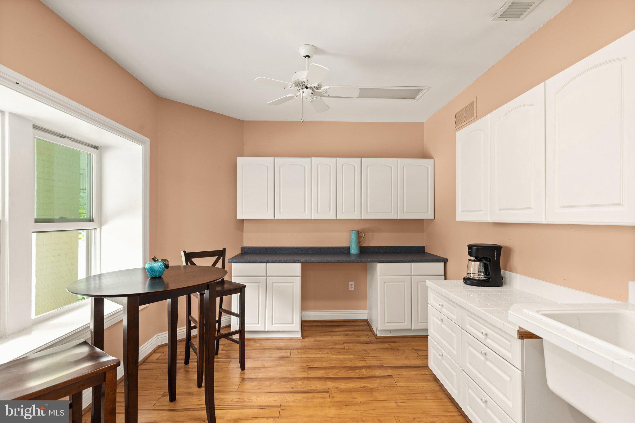 LEISURE HILL - Residential