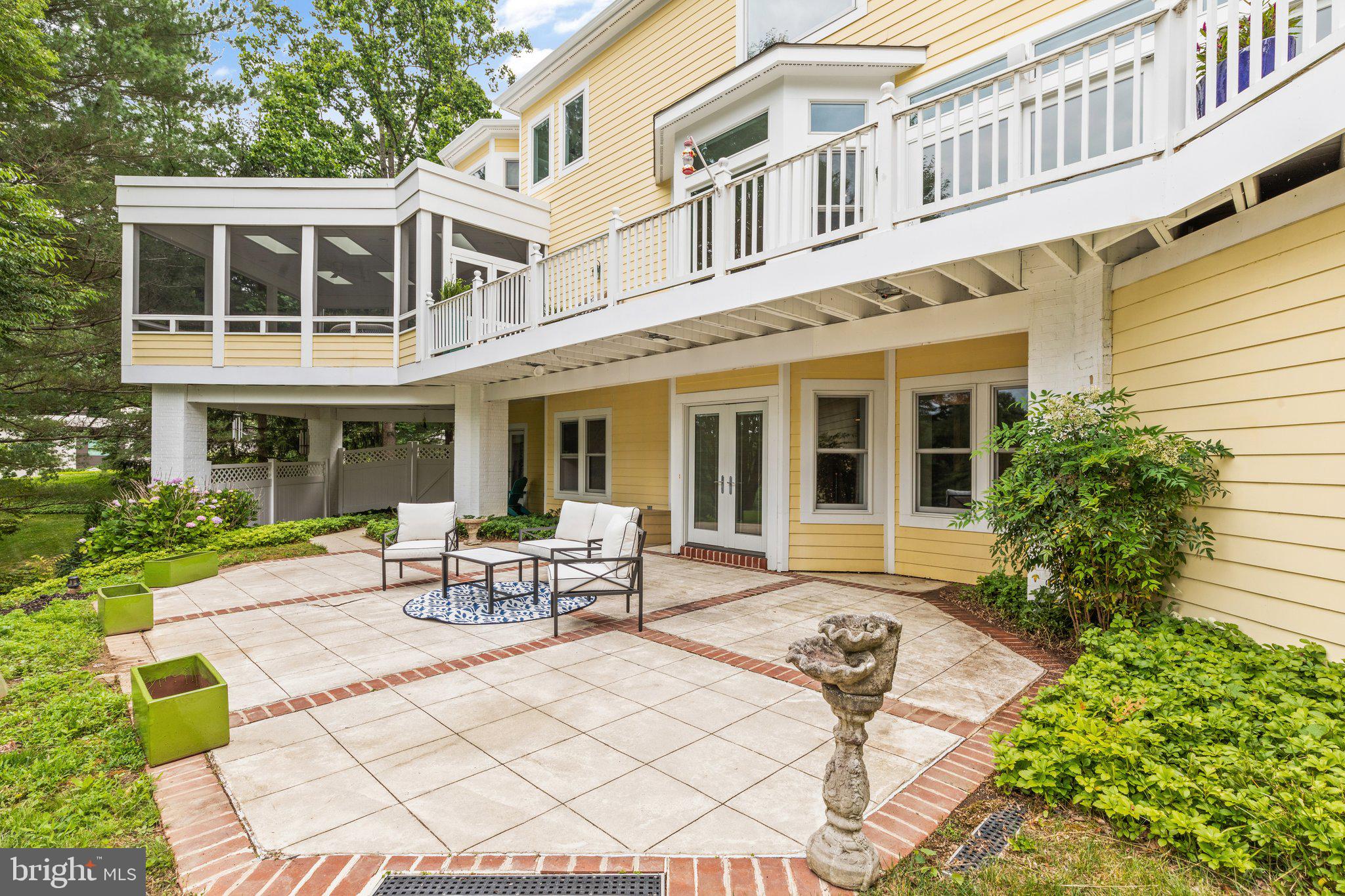 LEISURE HILL - Residential