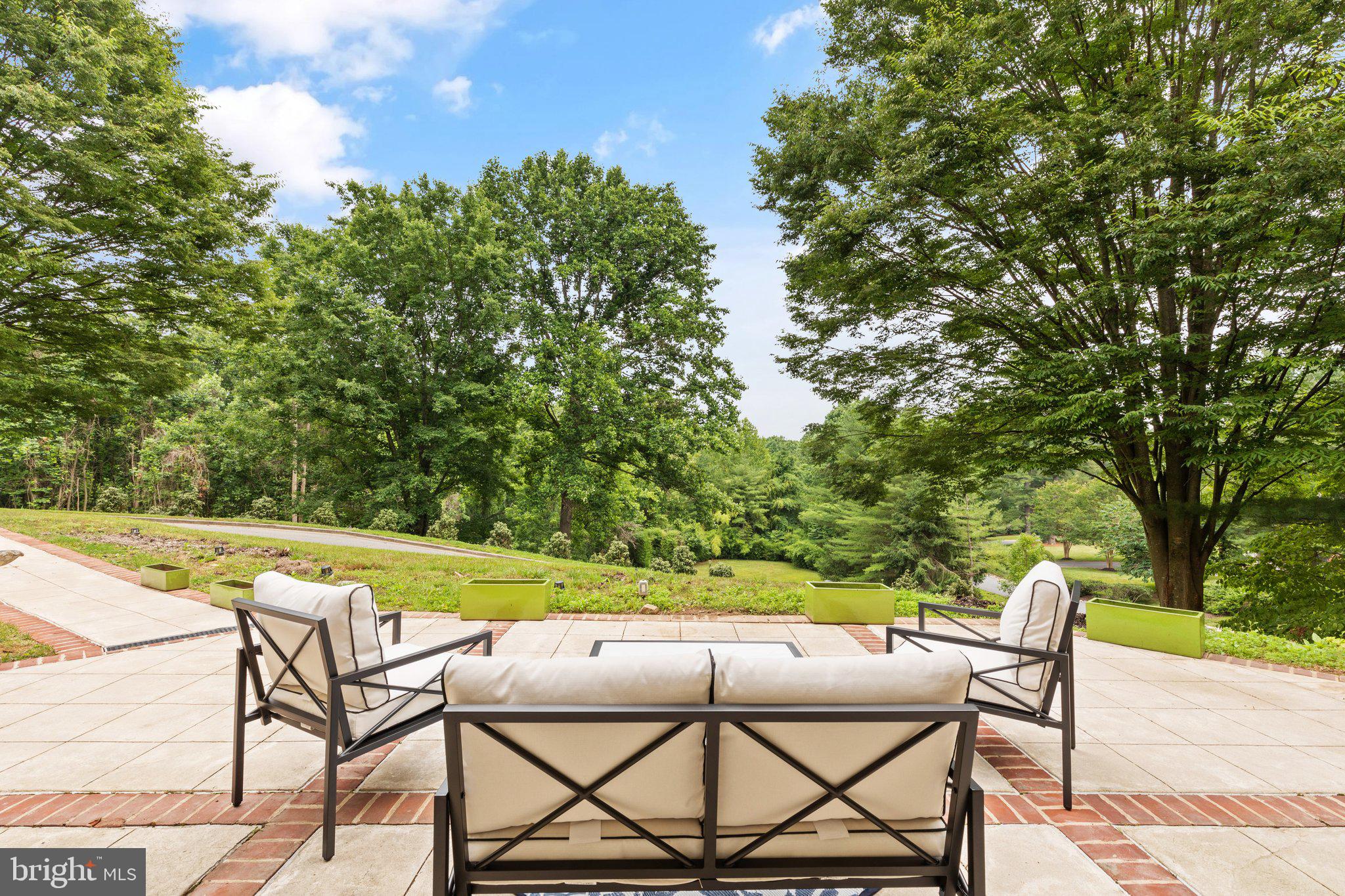 LEISURE HILL - Residential