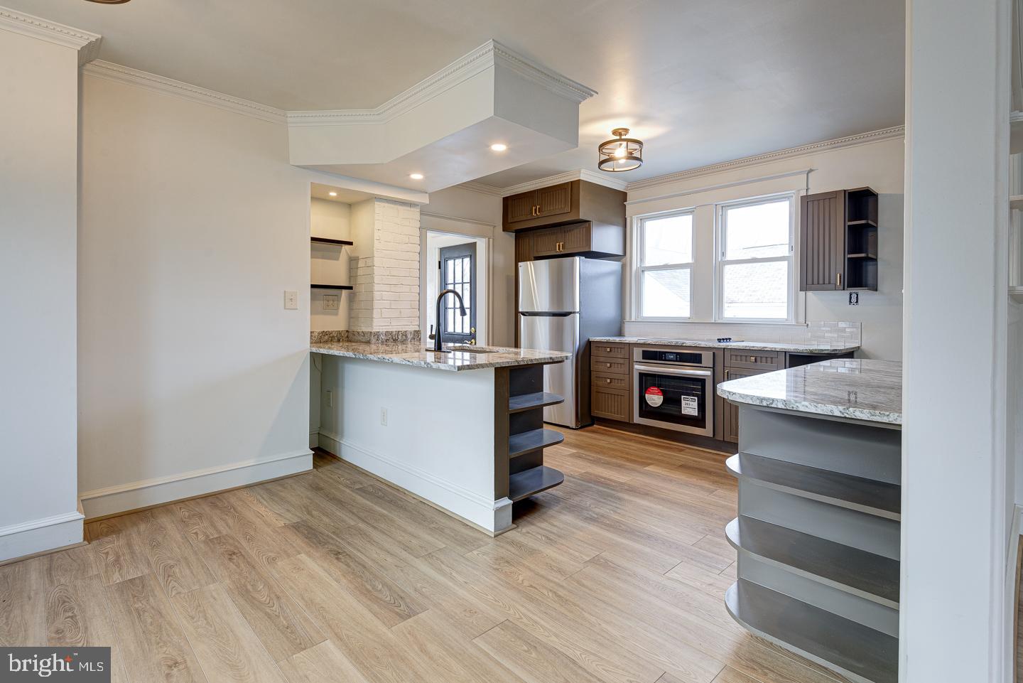 MAPLE SHADE - Residential