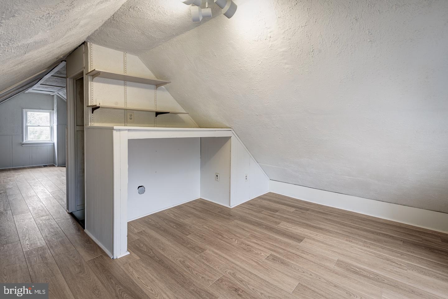 MAPLE SHADE - Residential