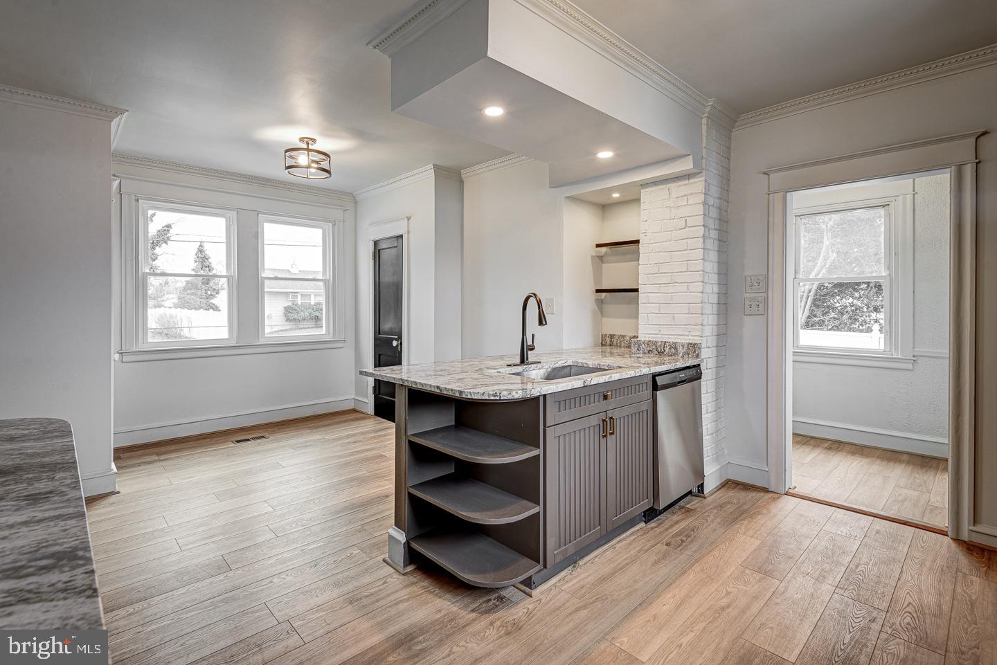 MAPLE SHADE - Residential