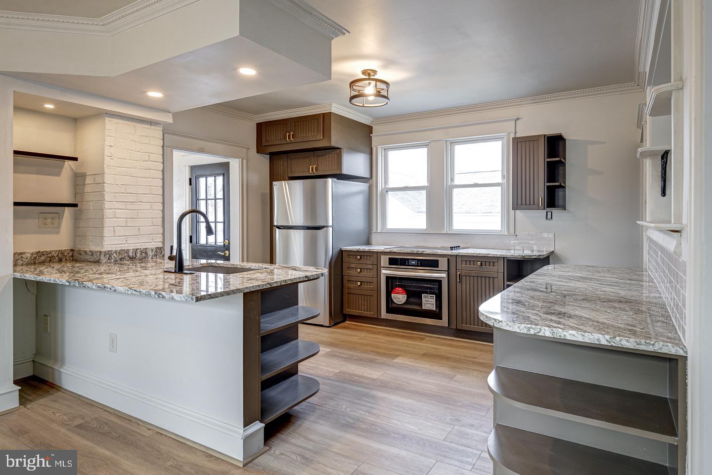 MAPLE SHADE - Residential