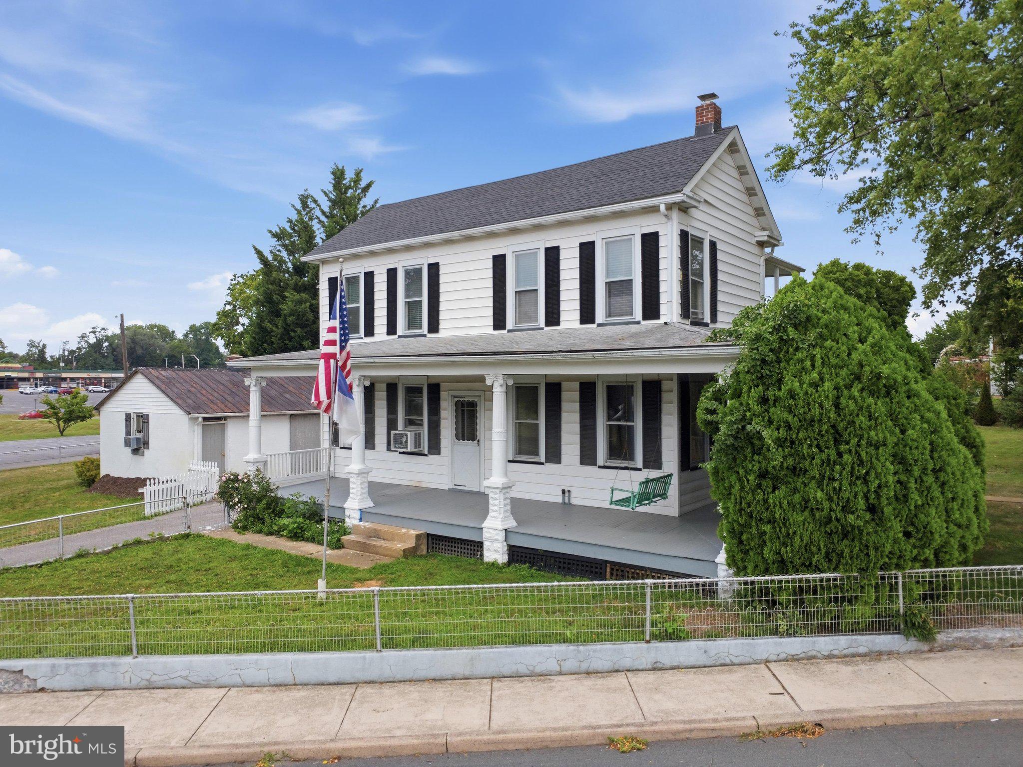 1043 SPRUCE STREET 1041