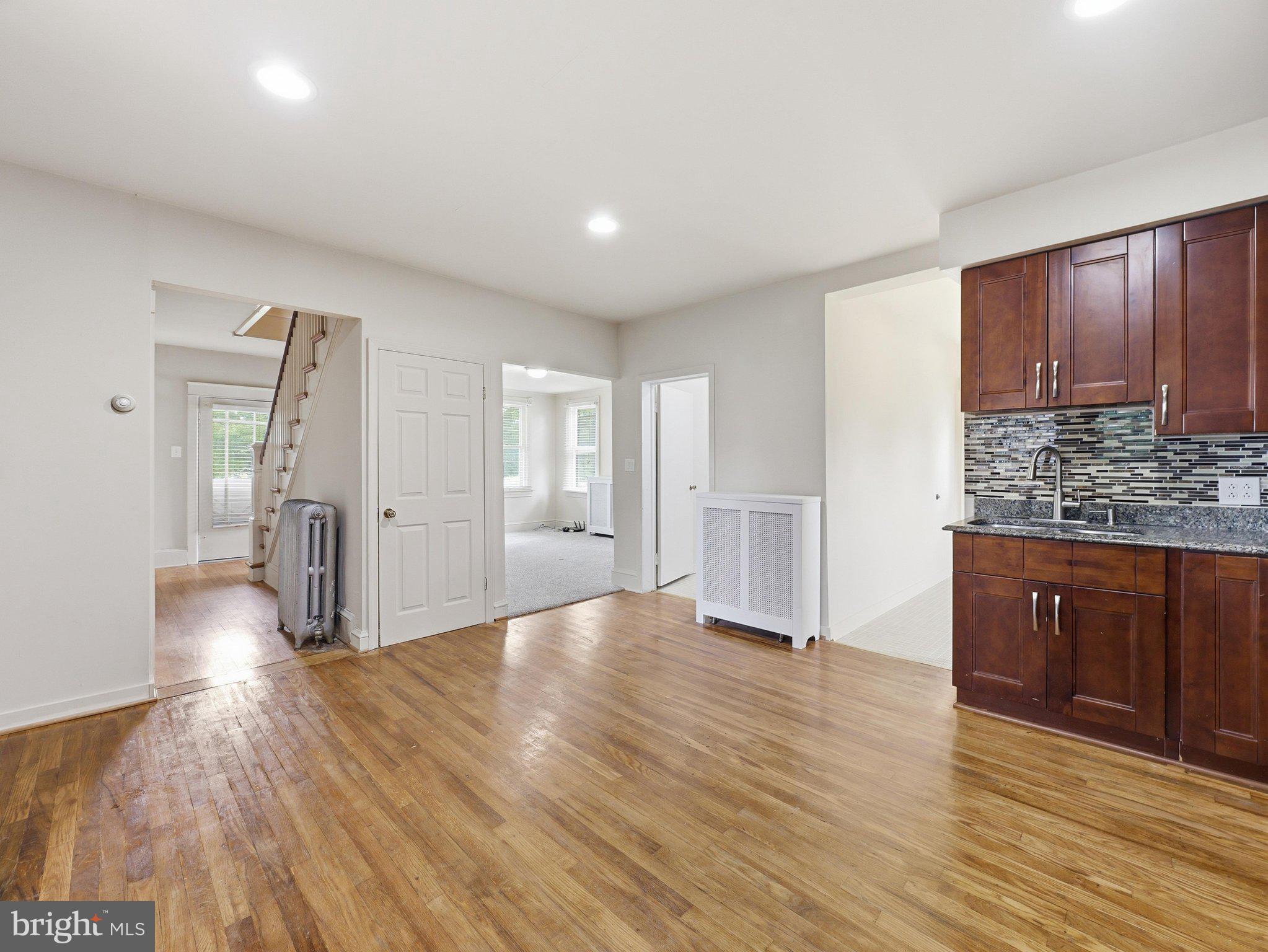 1043 SPRUCE STREET 1041