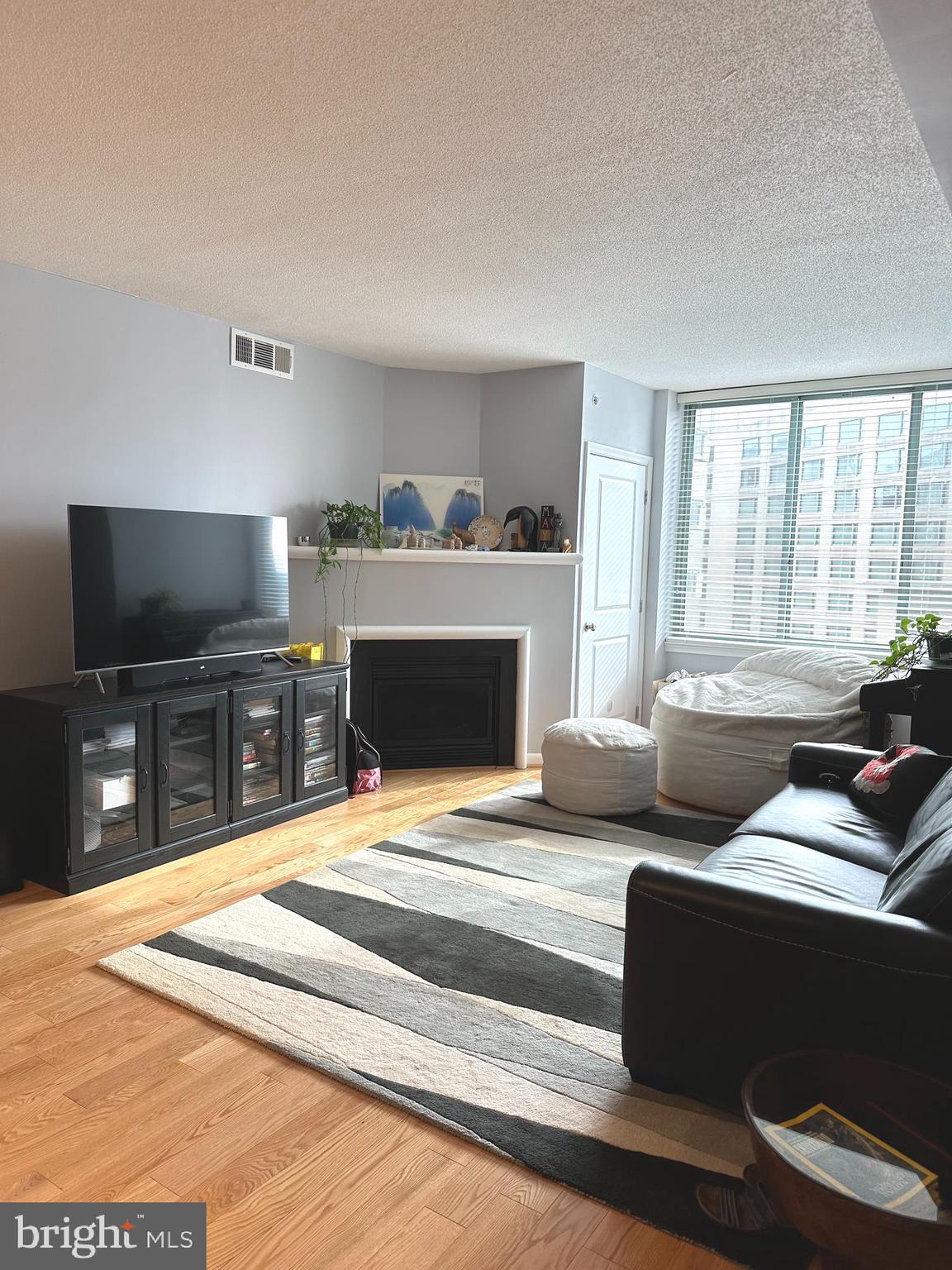 CONTINENTAL - Residential Lease