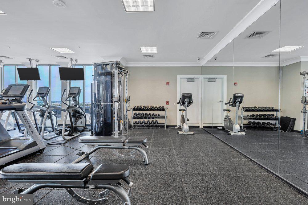 CONTINENTAL - Residential Lease