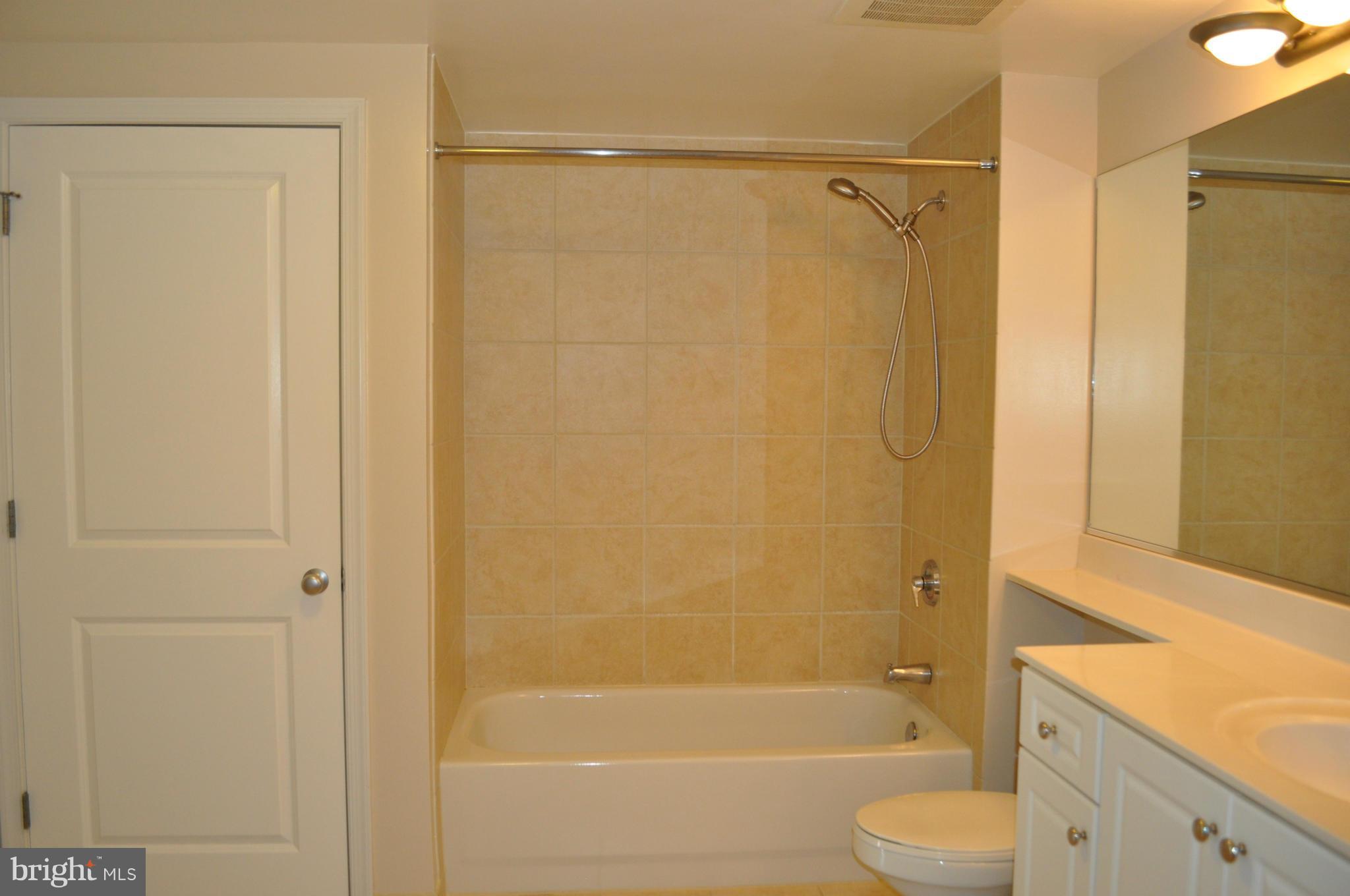 CONTINENTAL - Residential Lease