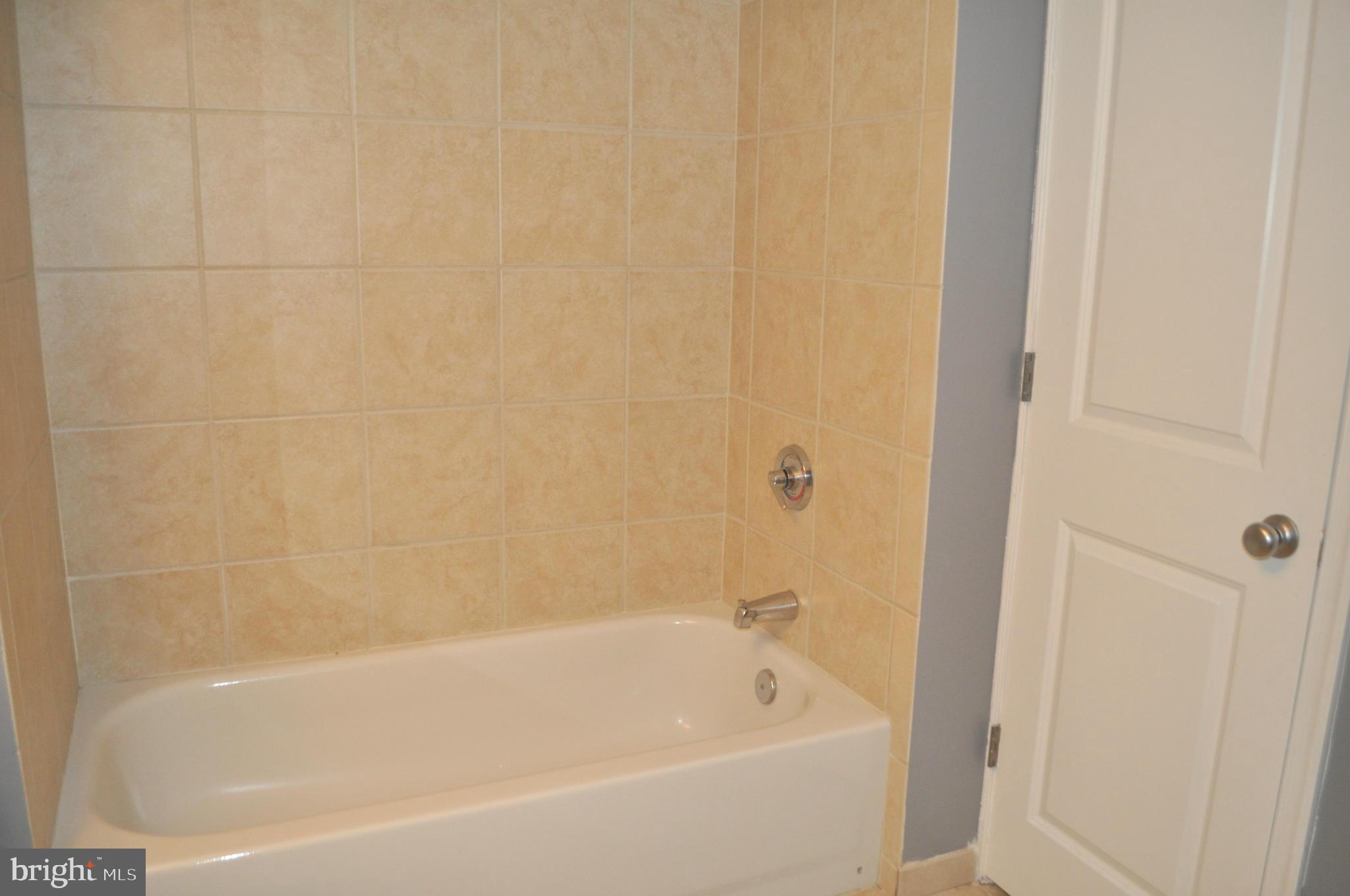 CONTINENTAL - Residential Lease