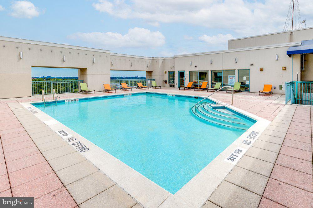 CONTINENTAL - Residential Lease