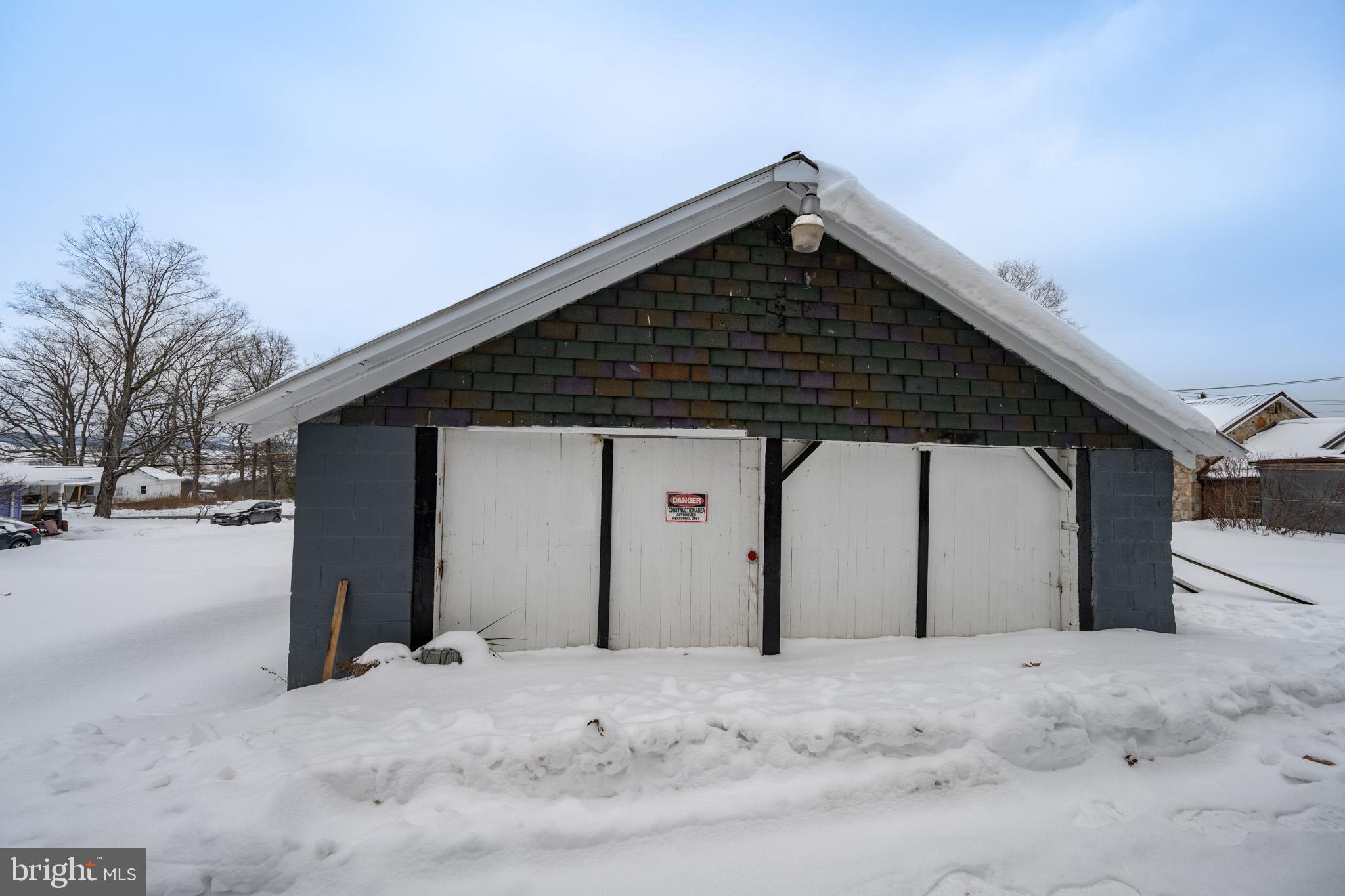 LOCH LYNN - Residential