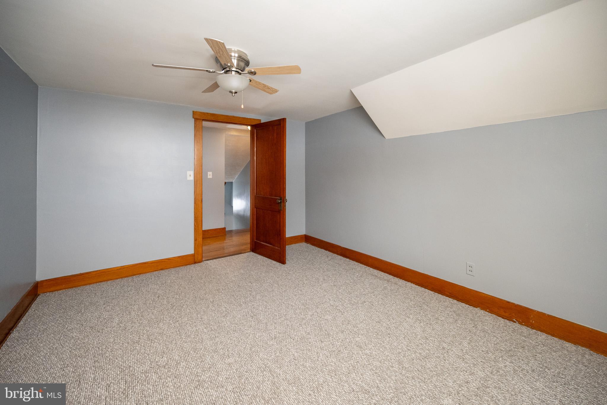 LOCH LYNN - Residential