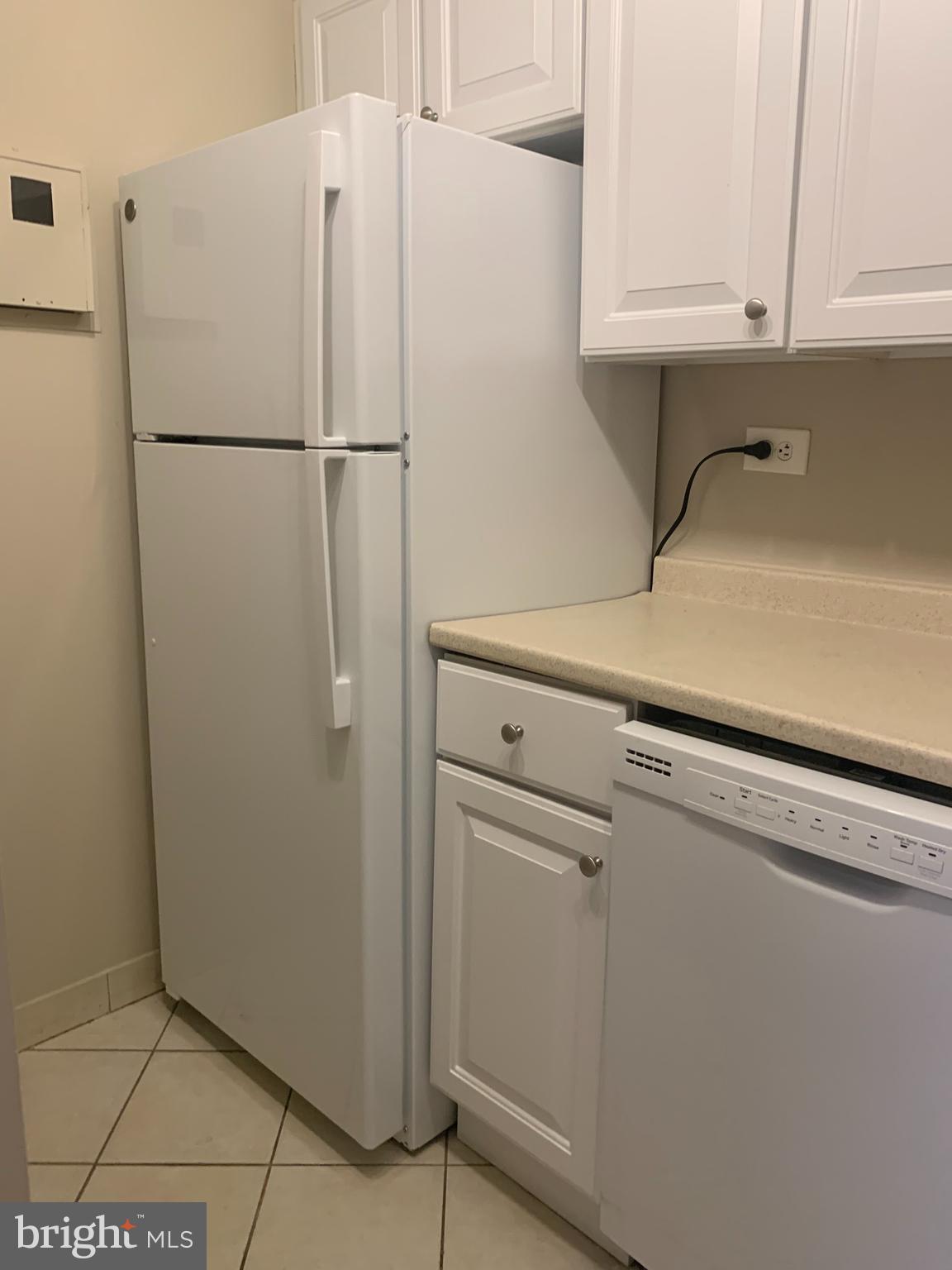 CIRCLE CONDOMINIUMS - Residential Lease
