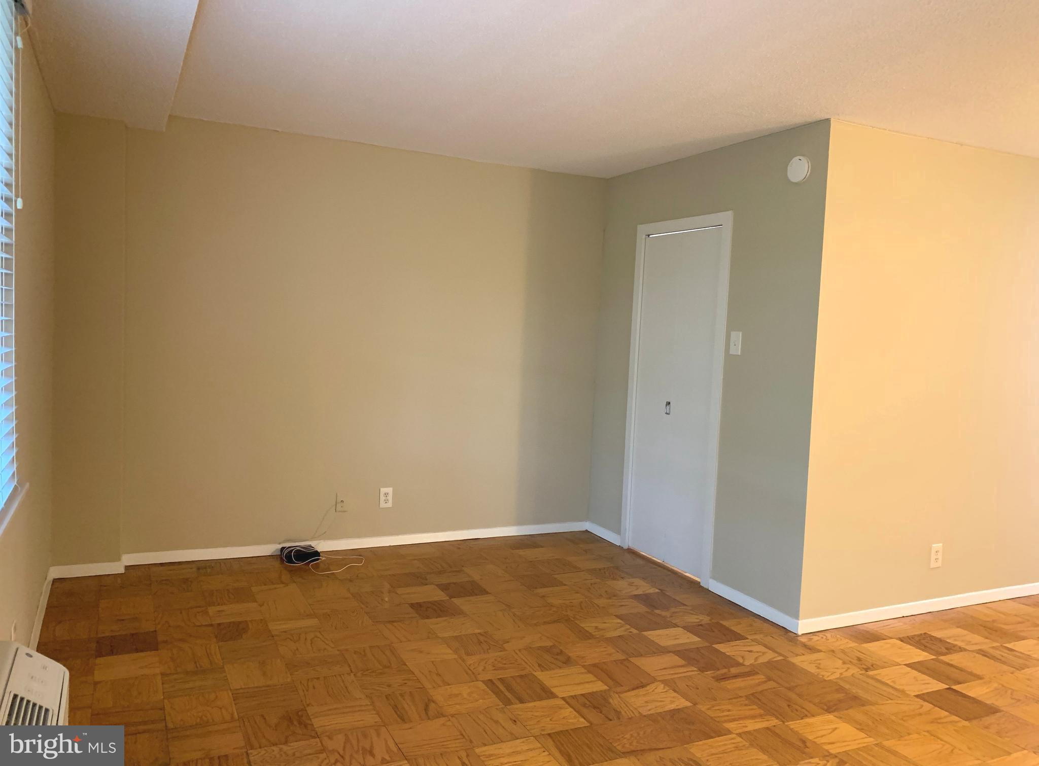 CIRCLE CONDOMINIUMS - Residential Lease