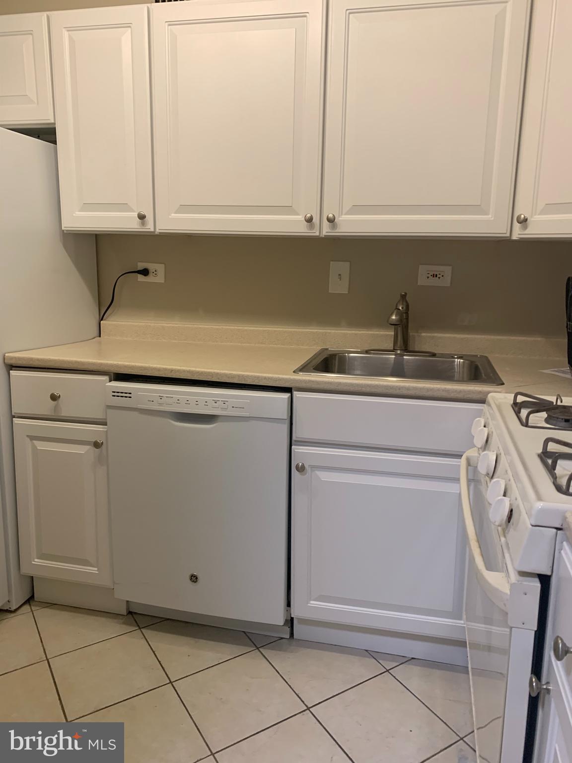 CIRCLE CONDOMINIUMS - Residential Lease