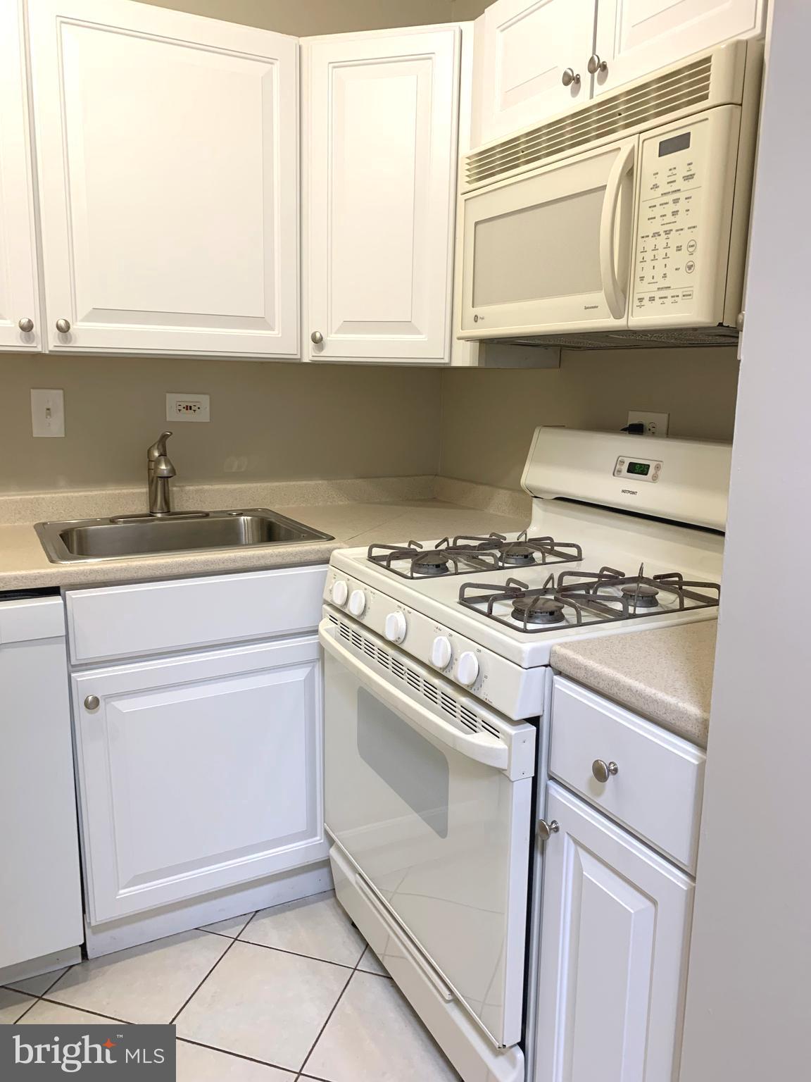 CIRCLE CONDOMINIUMS - Residential Lease