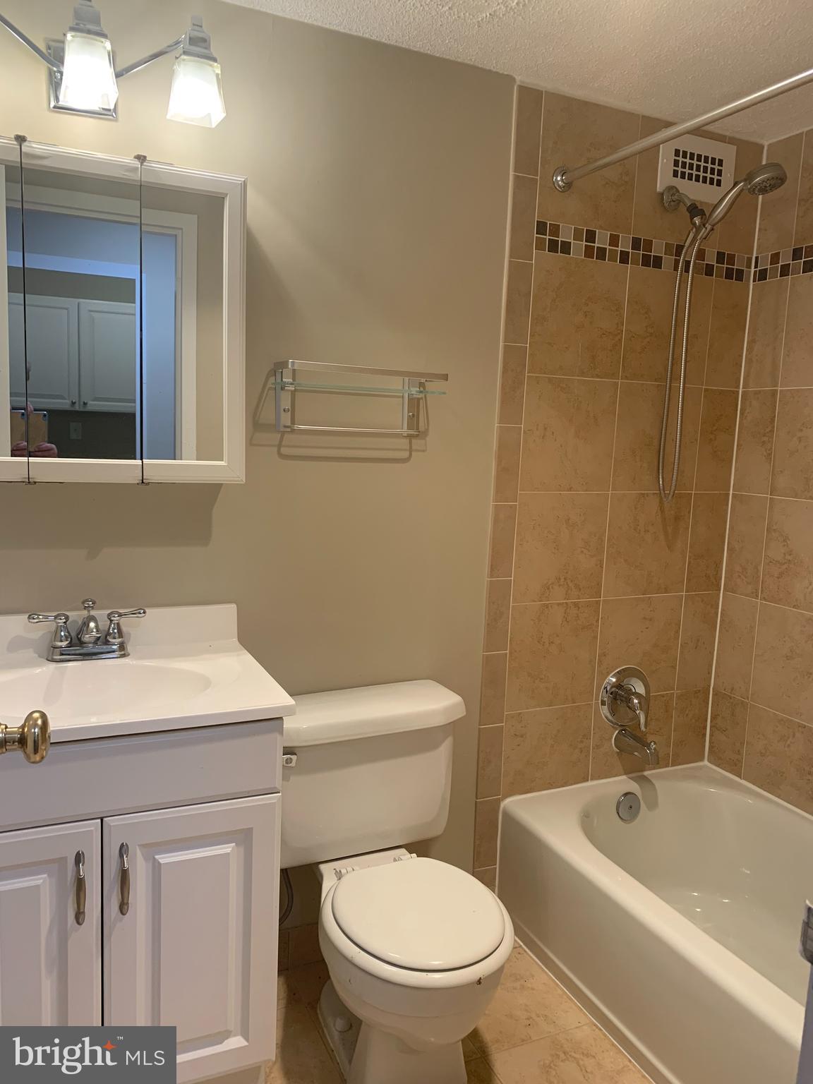 CIRCLE CONDOMINIUMS - Residential Lease