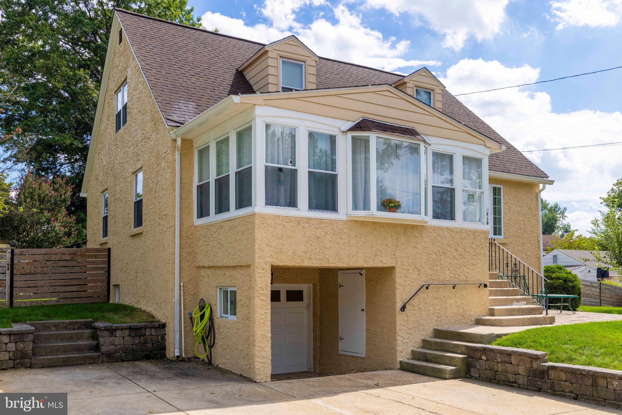 719 MAPLE AVENUE