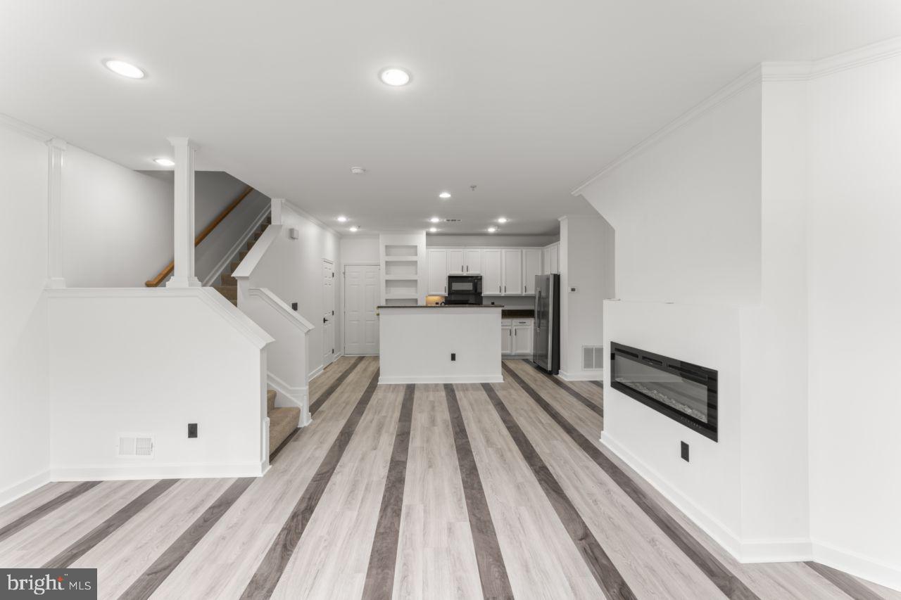 AMBER SPRING CONDOMINIUMS - Residential