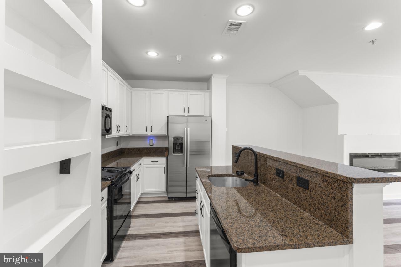 AMBER SPRING CONDOMINIUMS - Residential