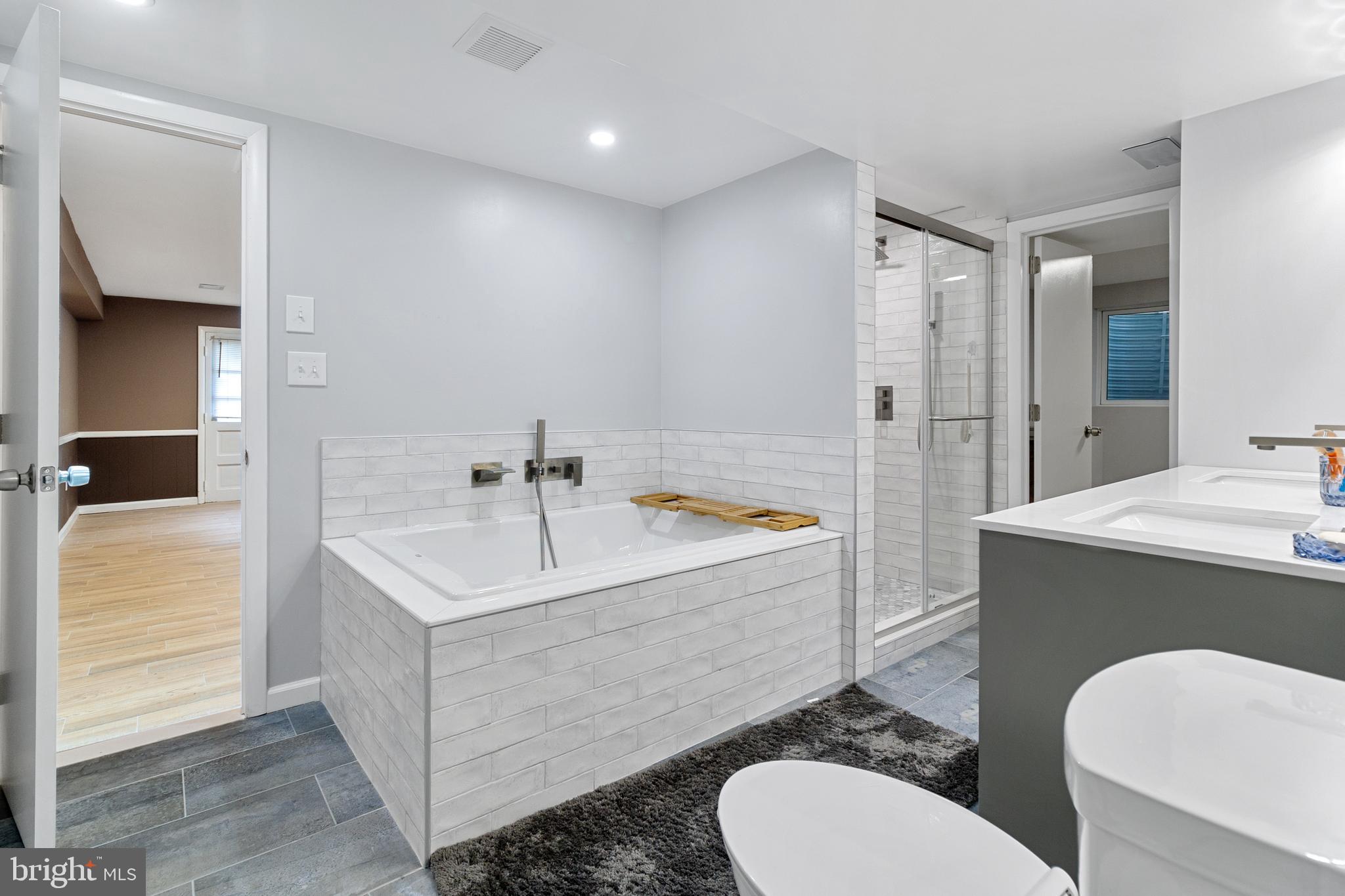 BROAD CREEK - Residential