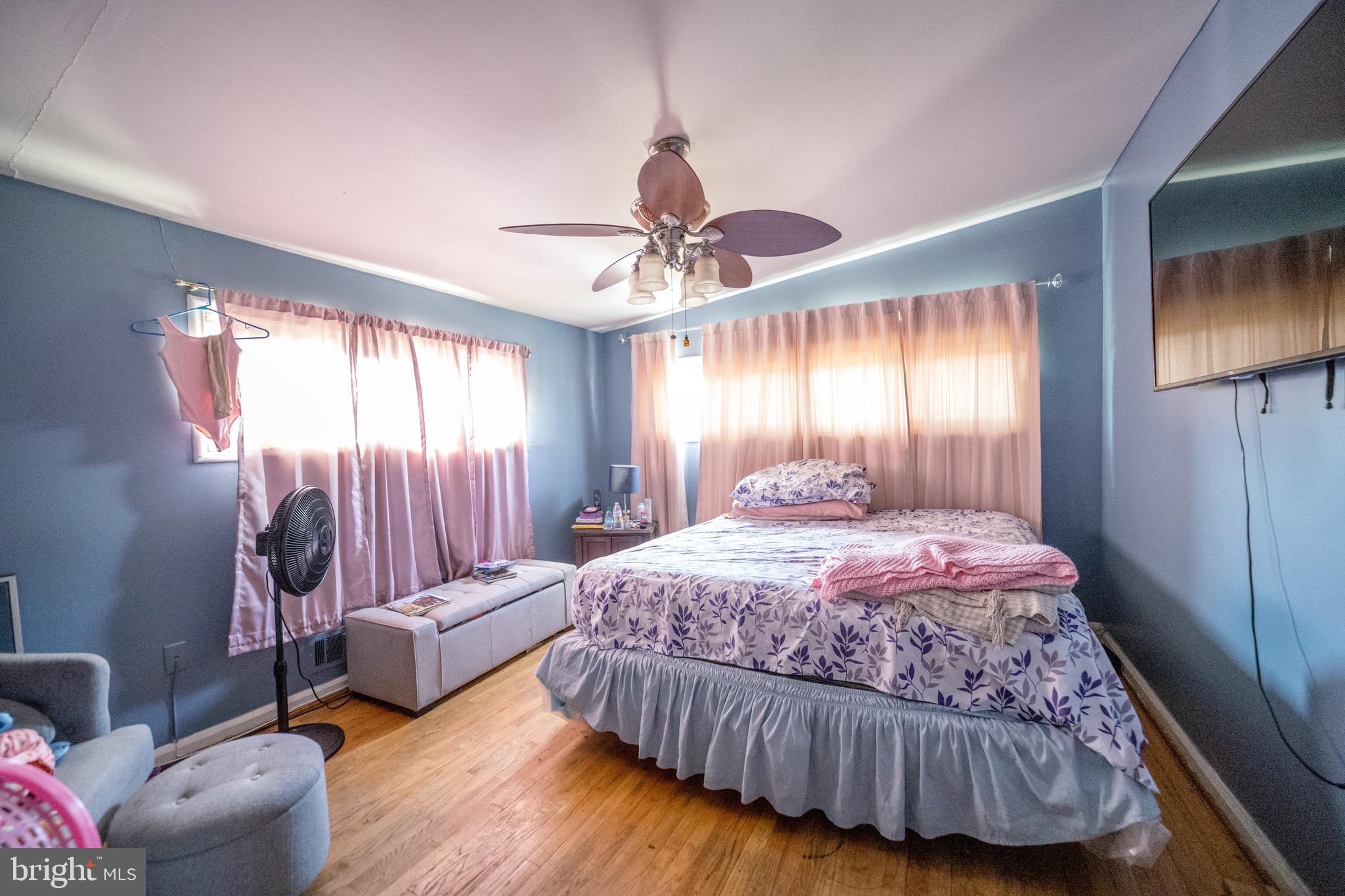 WILLIAMSBURG - Residential
