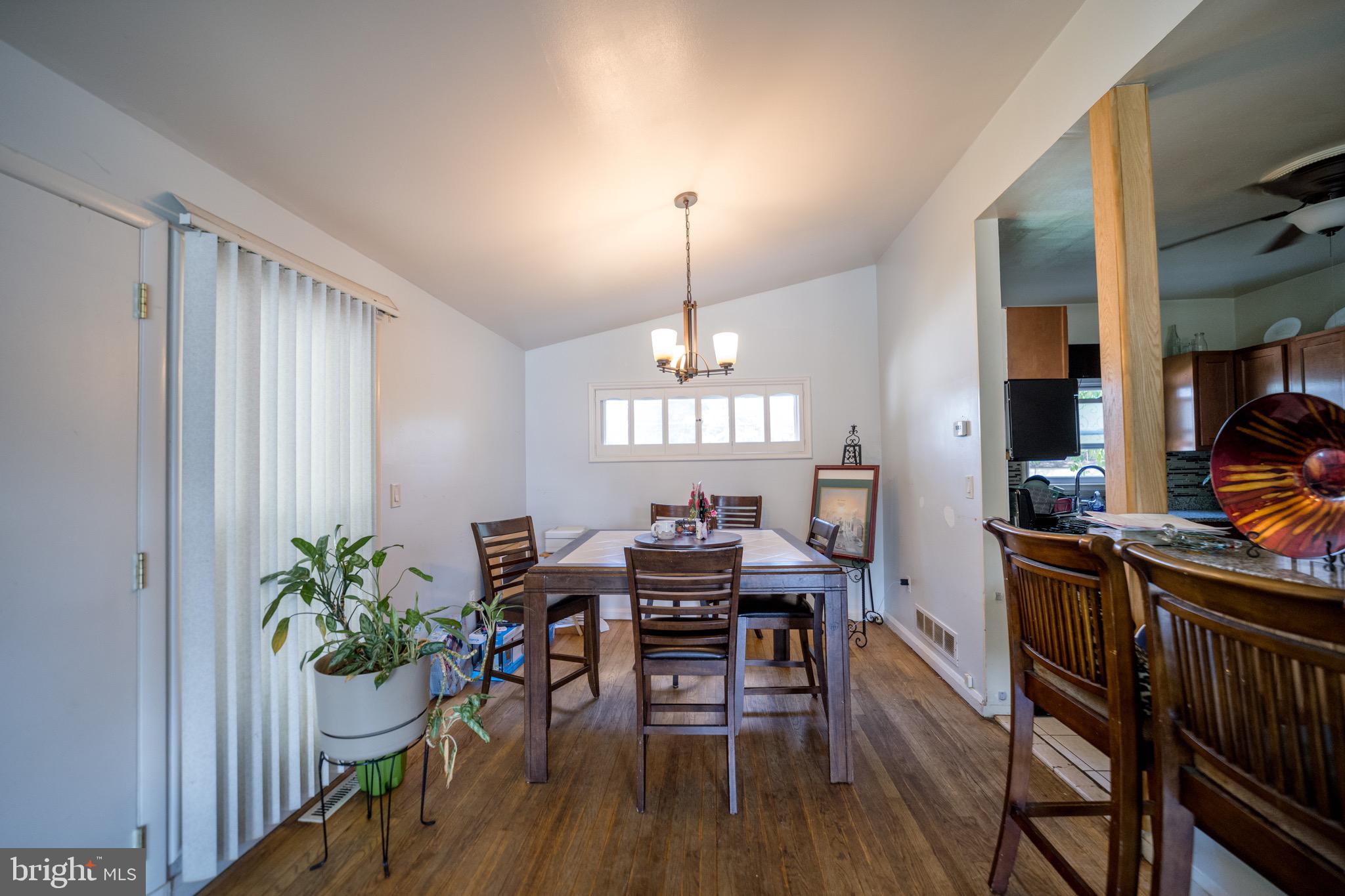 WILLIAMSBURG - Residential