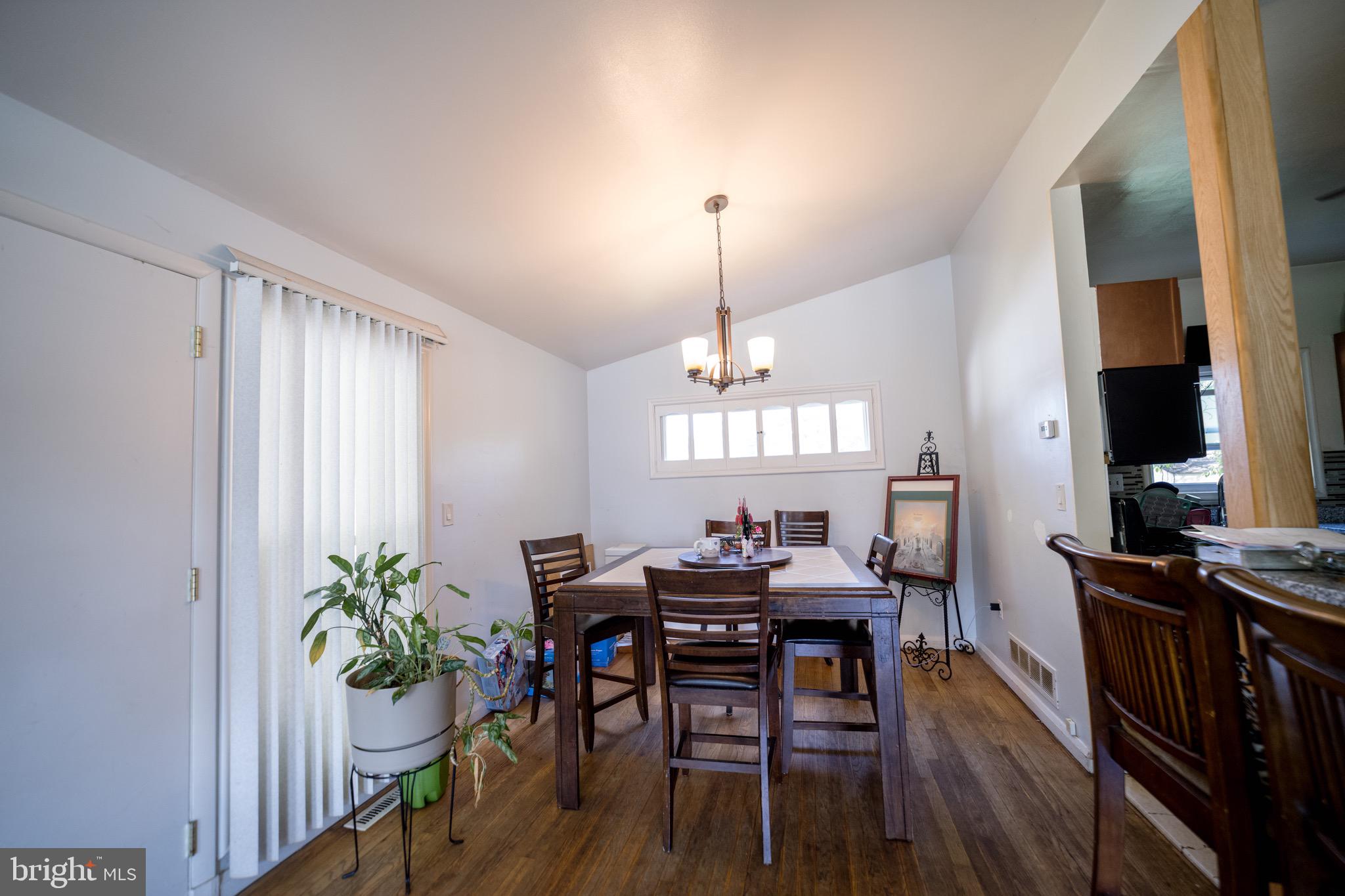 WILLIAMSBURG - Residential