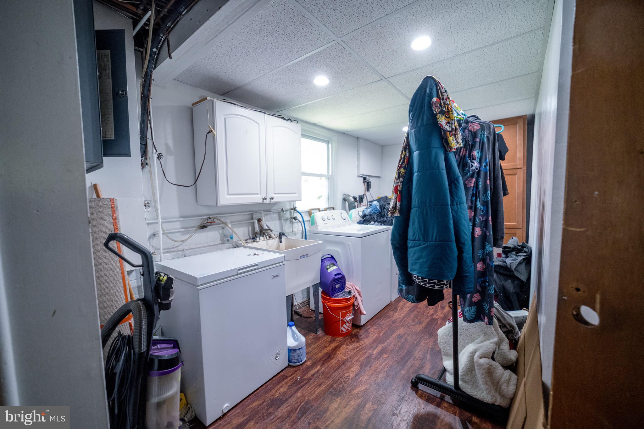 WILLIAMSBURG - Residential