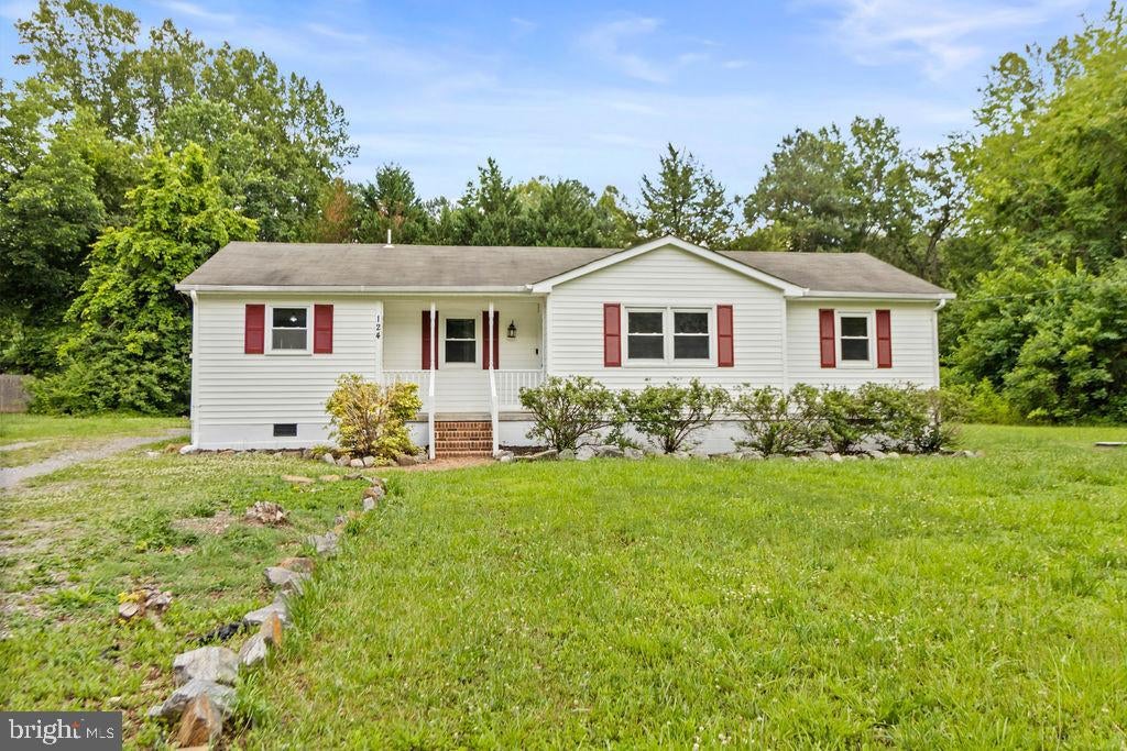 Photo 1 of 36 — 124 YORKTOWN DRIVE, RUTHER GLEN, VA 22546