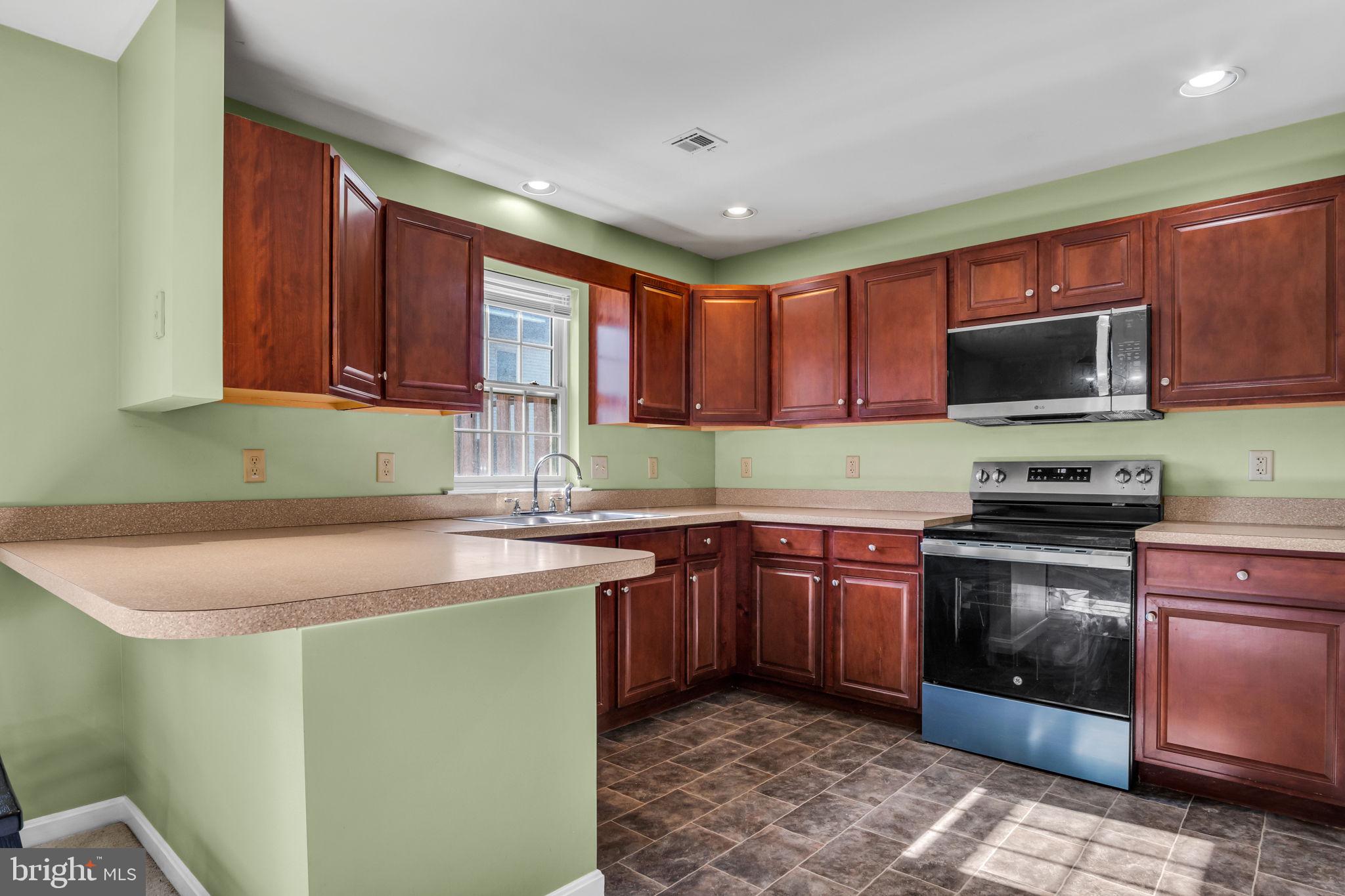 MELBOURNE PLACE - Residential